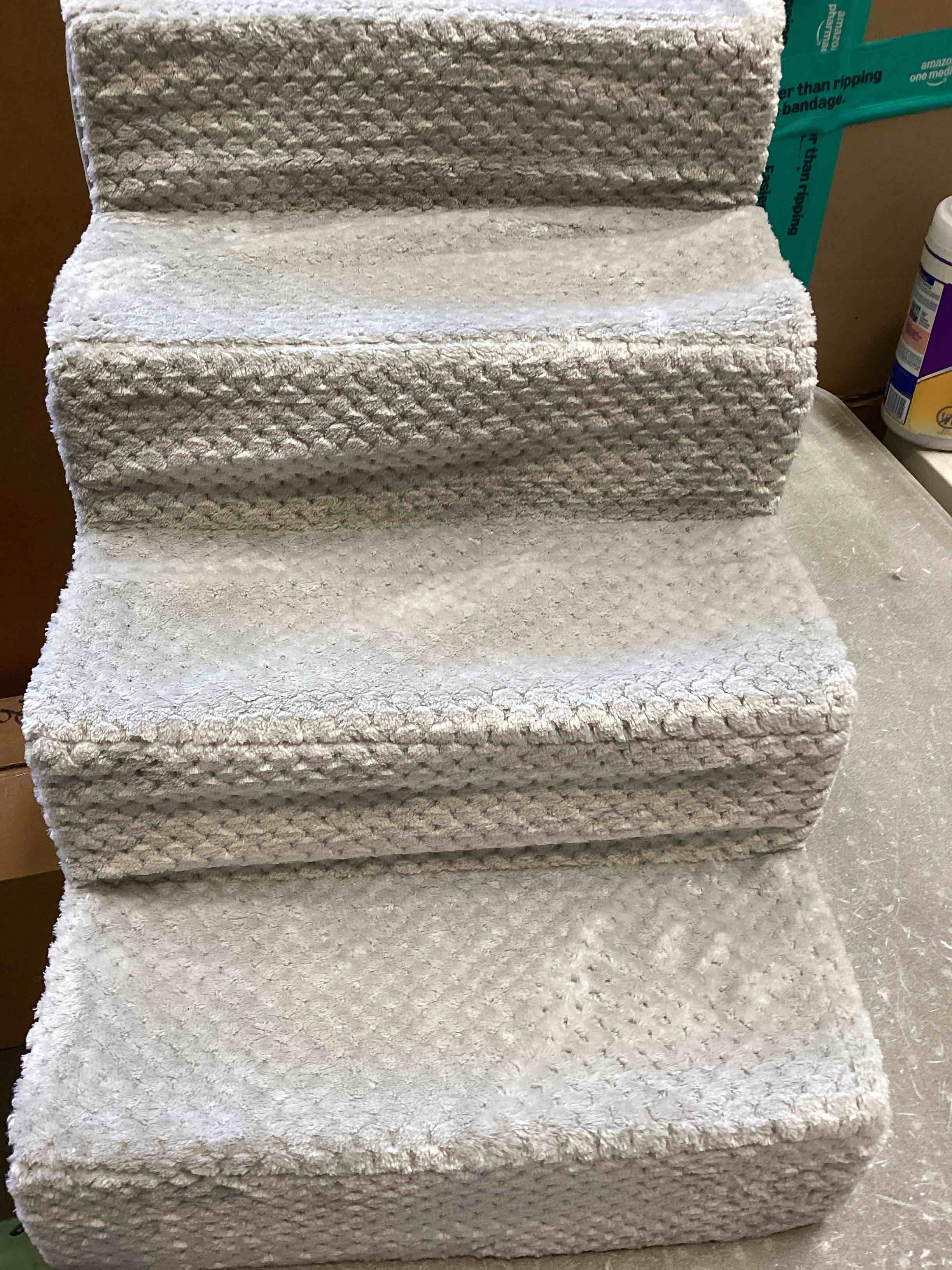 https://s3.amazonaws.com/lotting-images-prod/bidfta/PPE1417896_1744299942781.jpeg