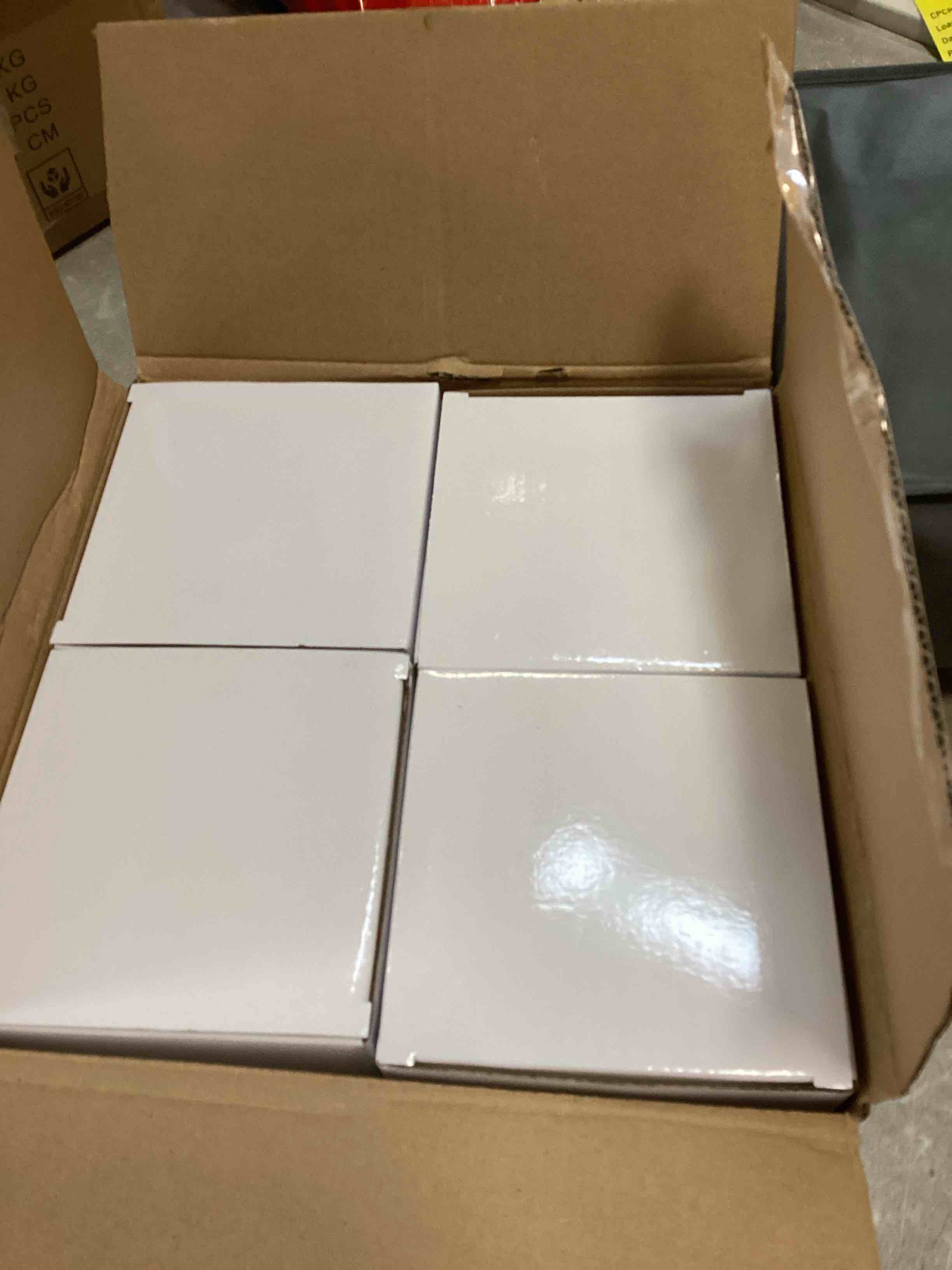 https://s3.amazonaws.com/lotting-images-prod/bidfta/PPE1418109_1744729444243.jpeg