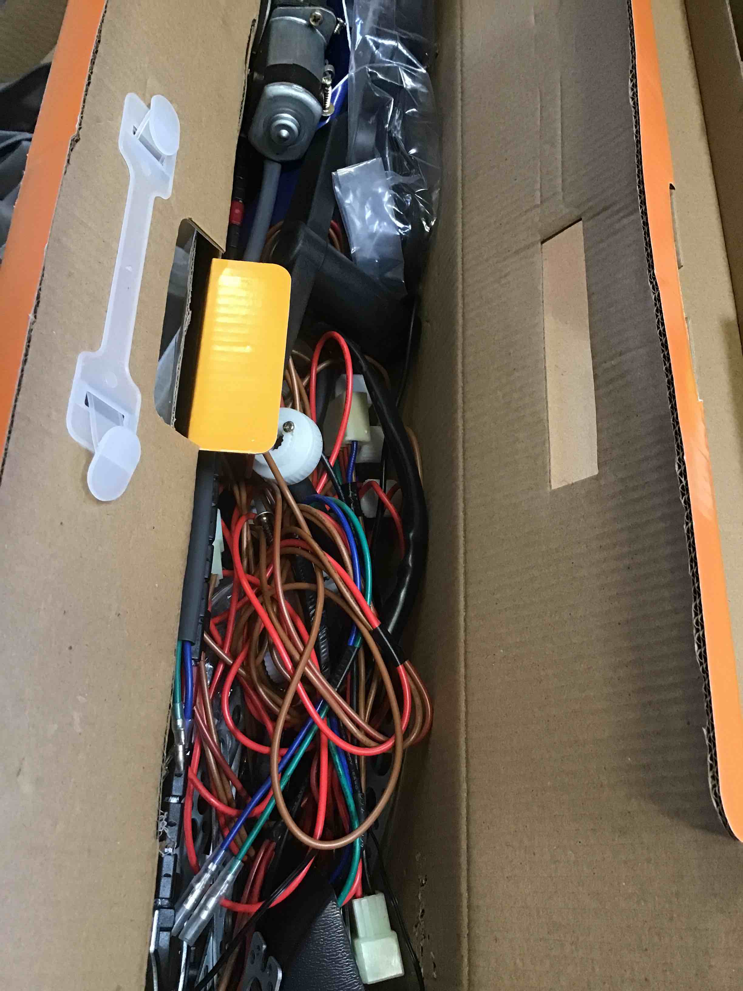 https://s3.amazonaws.com/lotting-images-prod/bidfta/PPE1418325_1744828034831.jpeg
