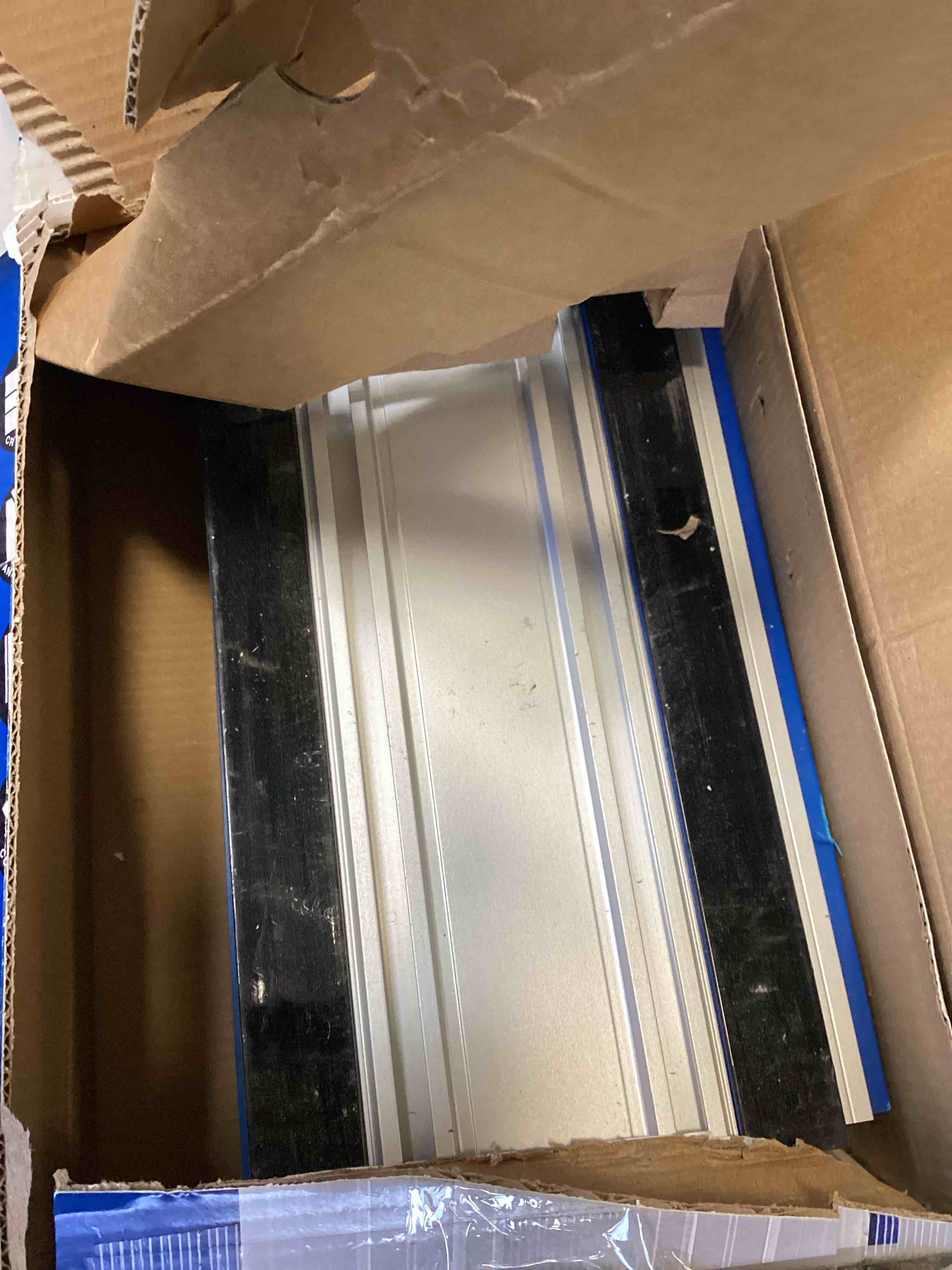 https://s3.amazonaws.com/lotting-images-prod/bidfta/PPE1418936_1745853778974.jpeg