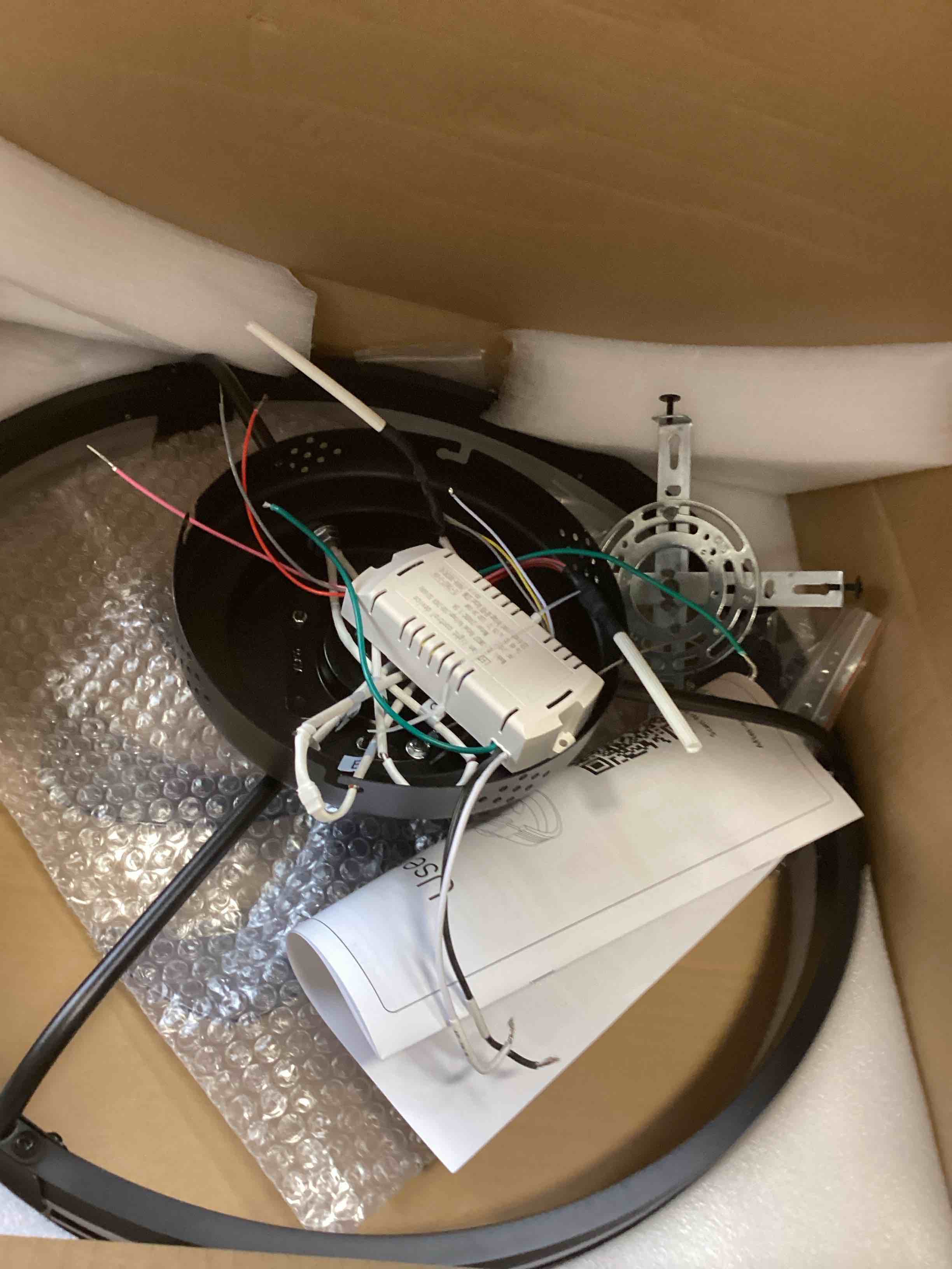 https://s3.amazonaws.com/lotting-images-prod/bidfta/PPE1419026_1745930104149.jpeg