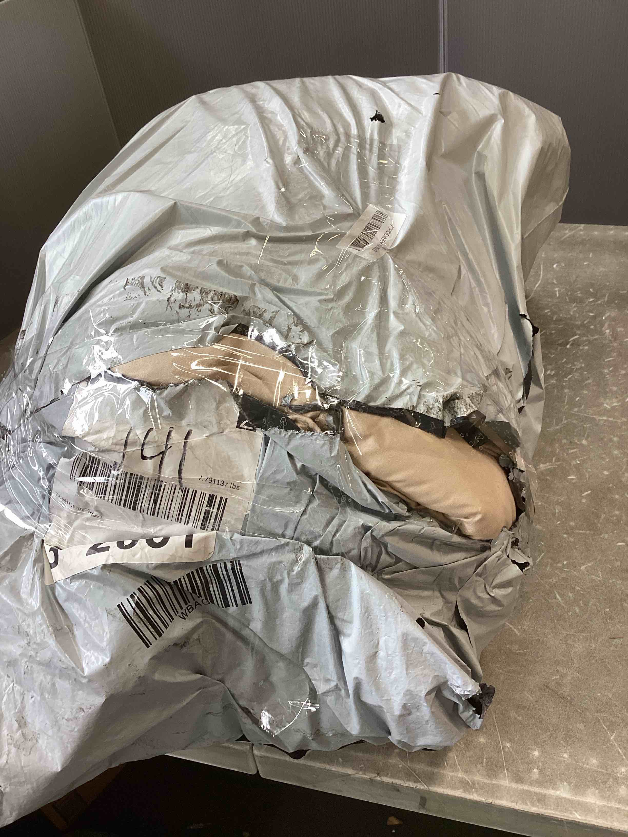 https://s3.amazonaws.com/lotting-images-prod/bidfta/PPE1419044_1745933016559.jpeg