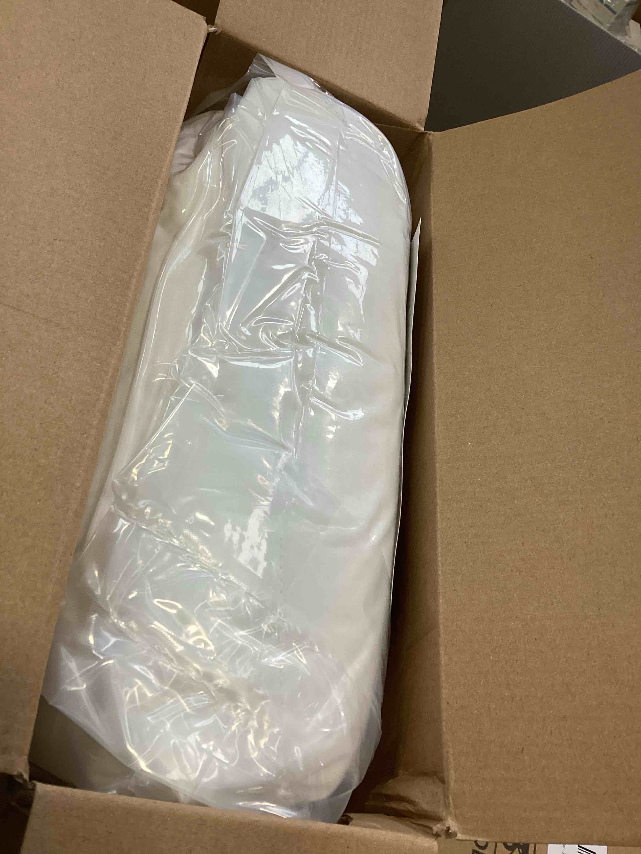 https://s3.amazonaws.com/lotting-images-prod/bidfta/PPE1419330_1746533205533.jpeg