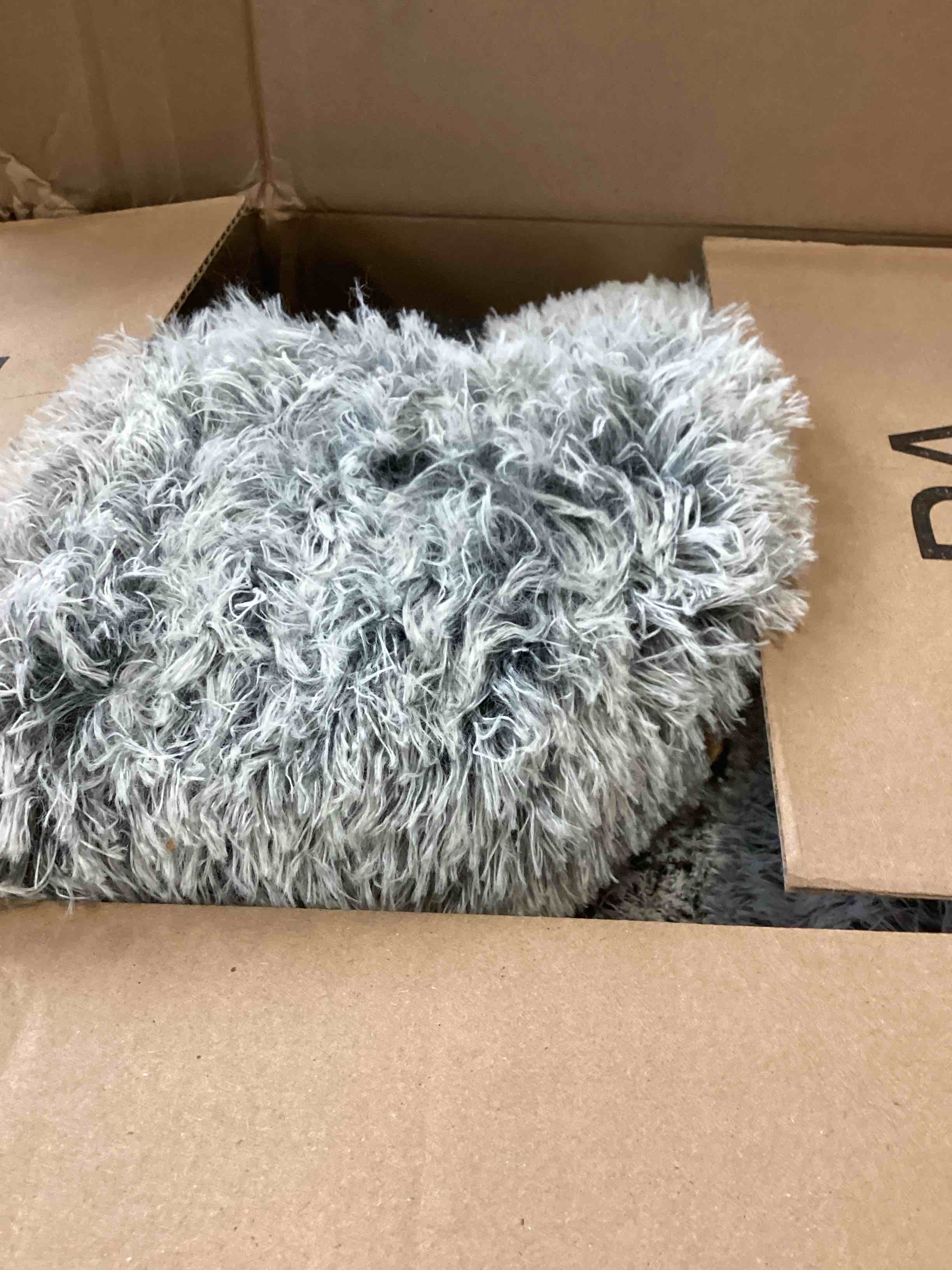 https://s3.amazonaws.com/lotting-images-prod/bidfta/PPE1419446_1746545432952.jpeg