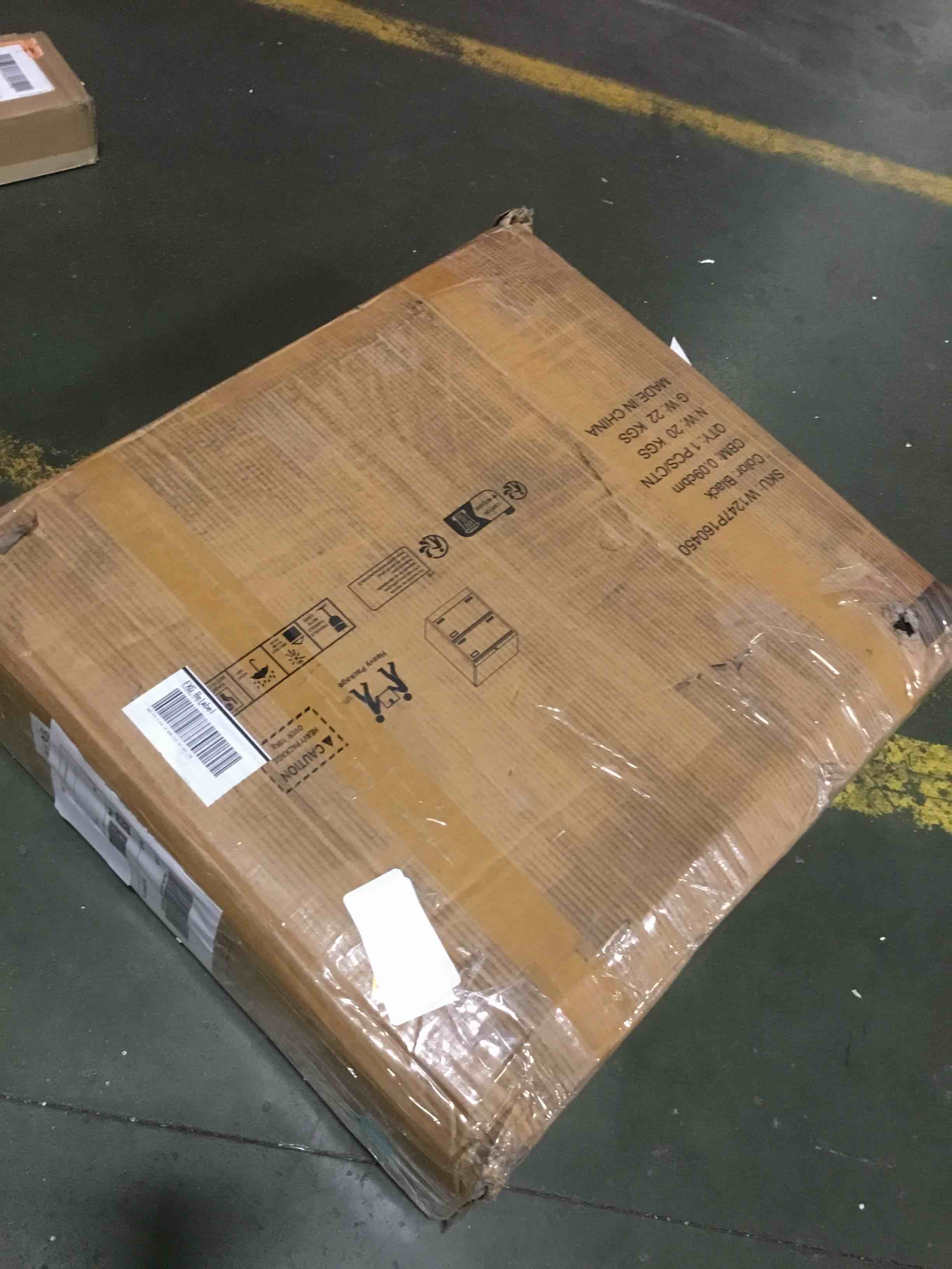 https://s3.amazonaws.com/lotting-images-prod/bidfta/PPE1420441_1741381421837.jpeg