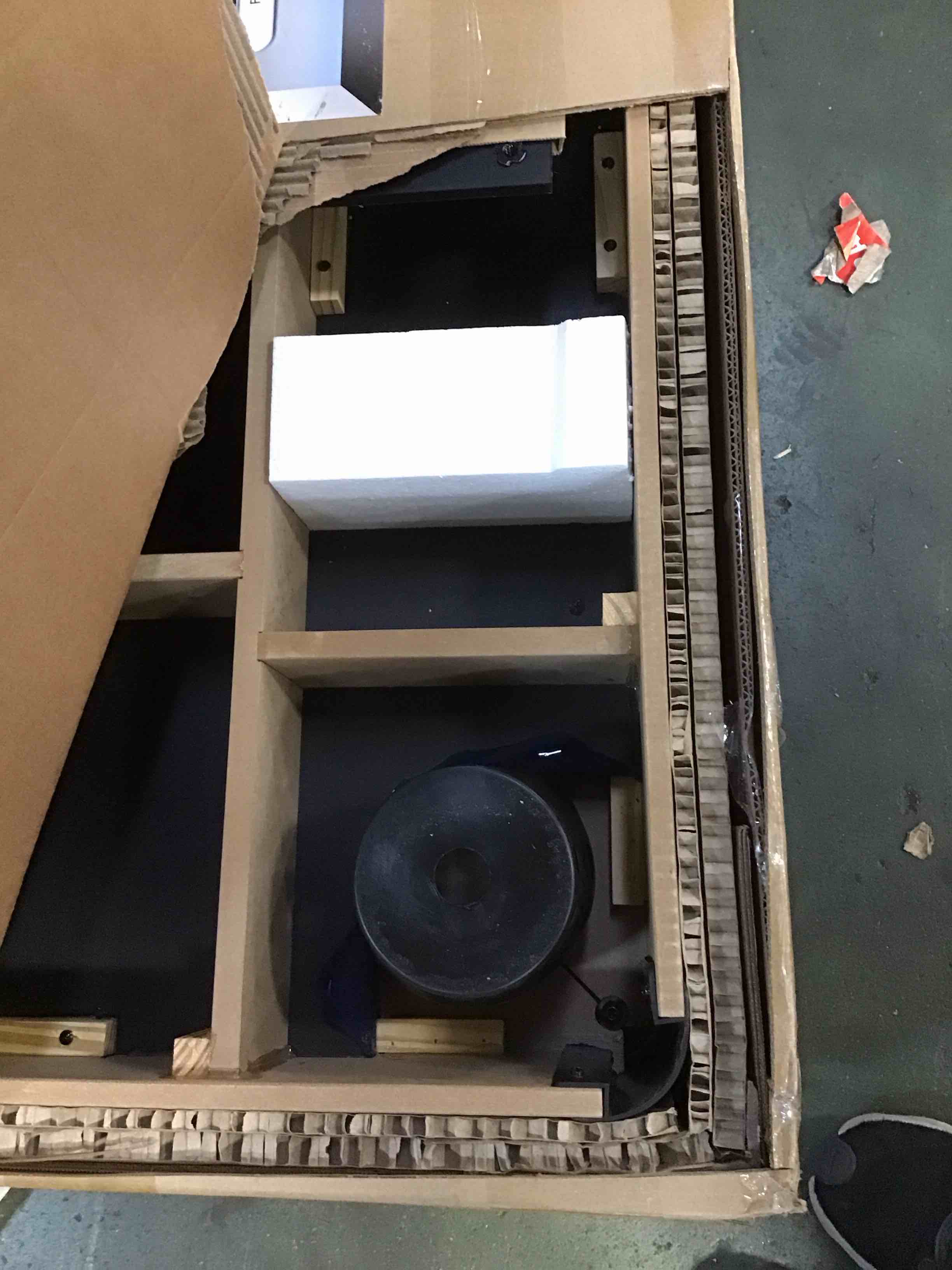 https://s3.amazonaws.com/lotting-images-prod/bidfta/PPE1423808_1741199320091.jpeg