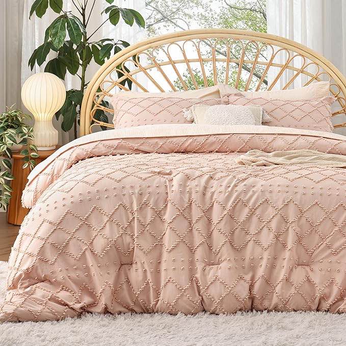 Bedsure Farmhouse Shabby Elegance Tufted Boho Comforter Set Size: Queen Comforter + 2 Standard Shams, Color/Pattern: Pink