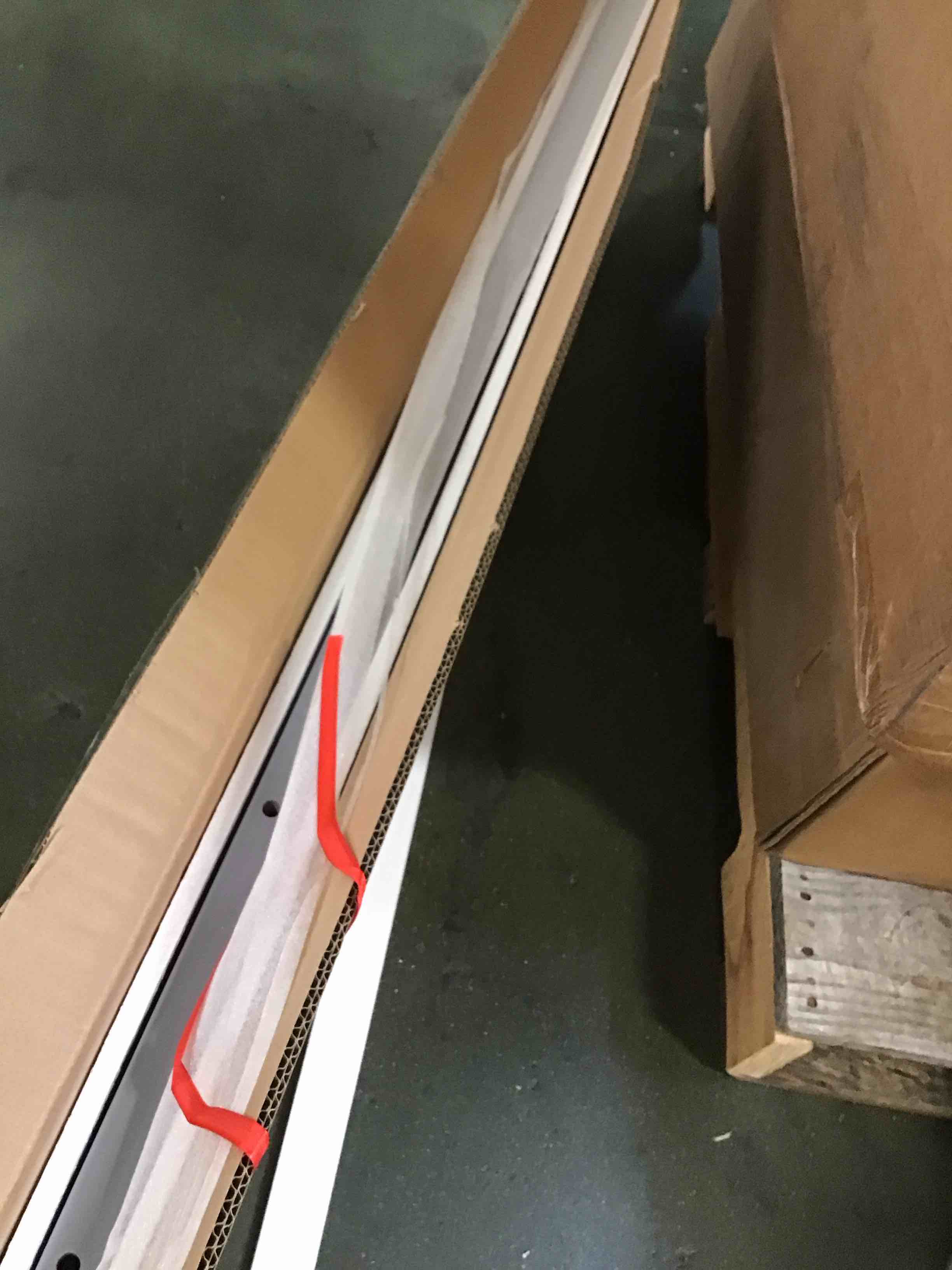 https://s3.amazonaws.com/lotting-images-prod/bidfta/PPE1427082_1745937295904.jpeg