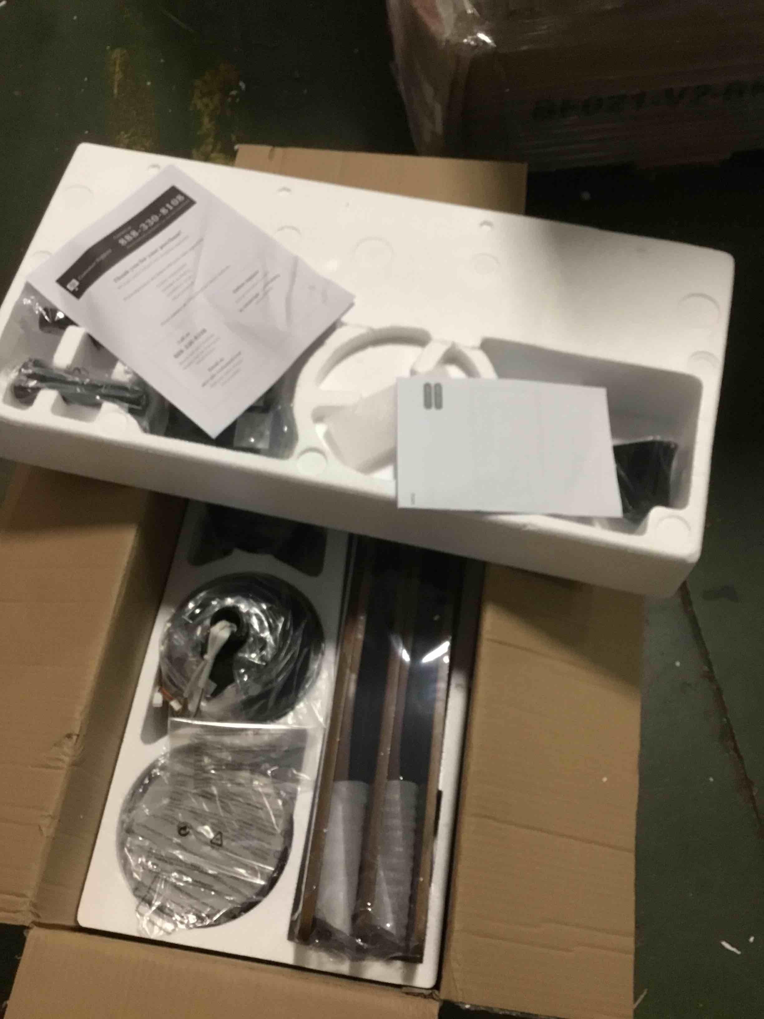 https://s3.amazonaws.com/lotting-images-prod/bidfta/PPE1427395_1747071268336.jpeg