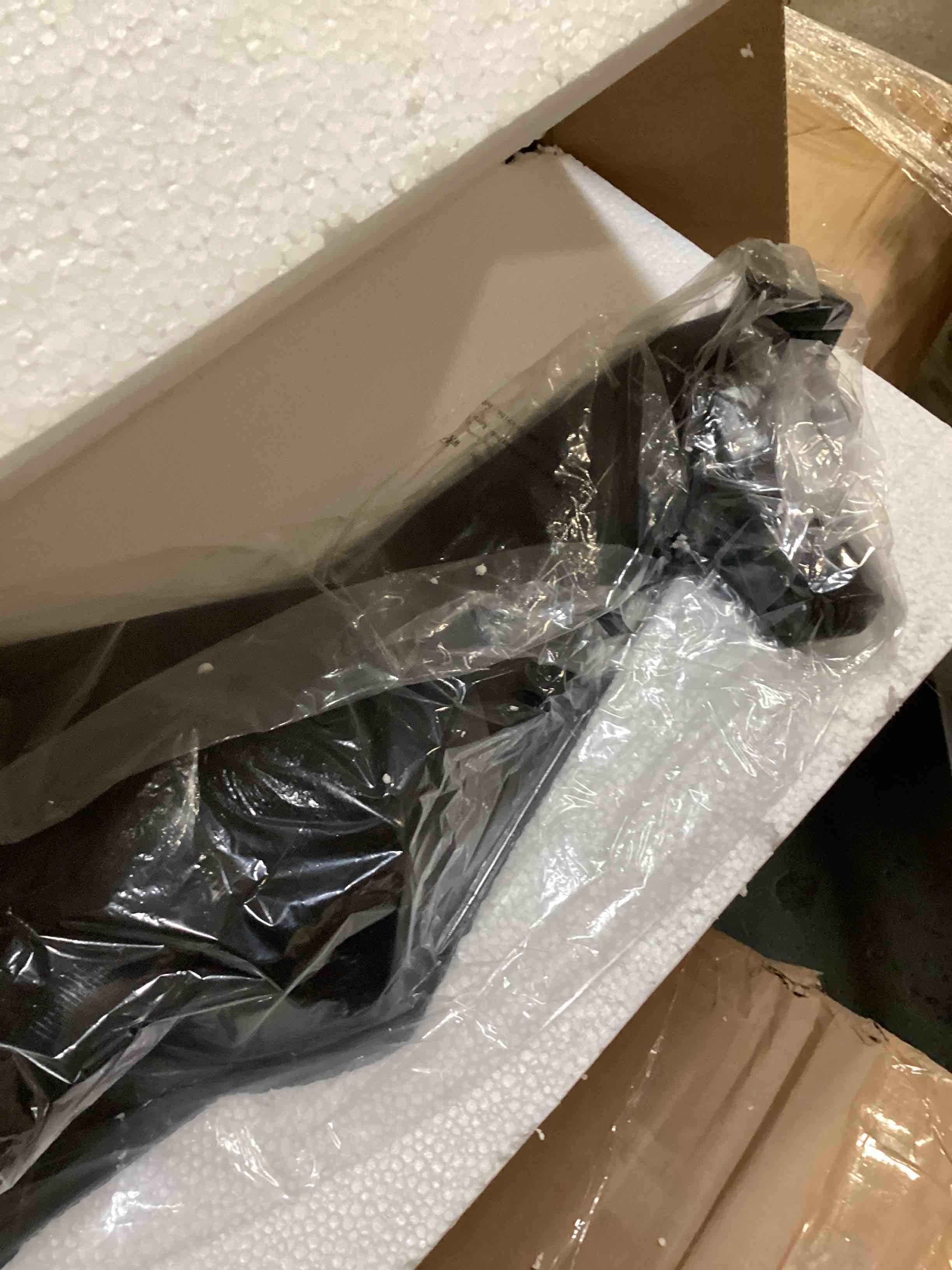 https://s3.amazonaws.com/lotting-images-prod/bidfta/PPE1428349_1749476324187.jpeg
