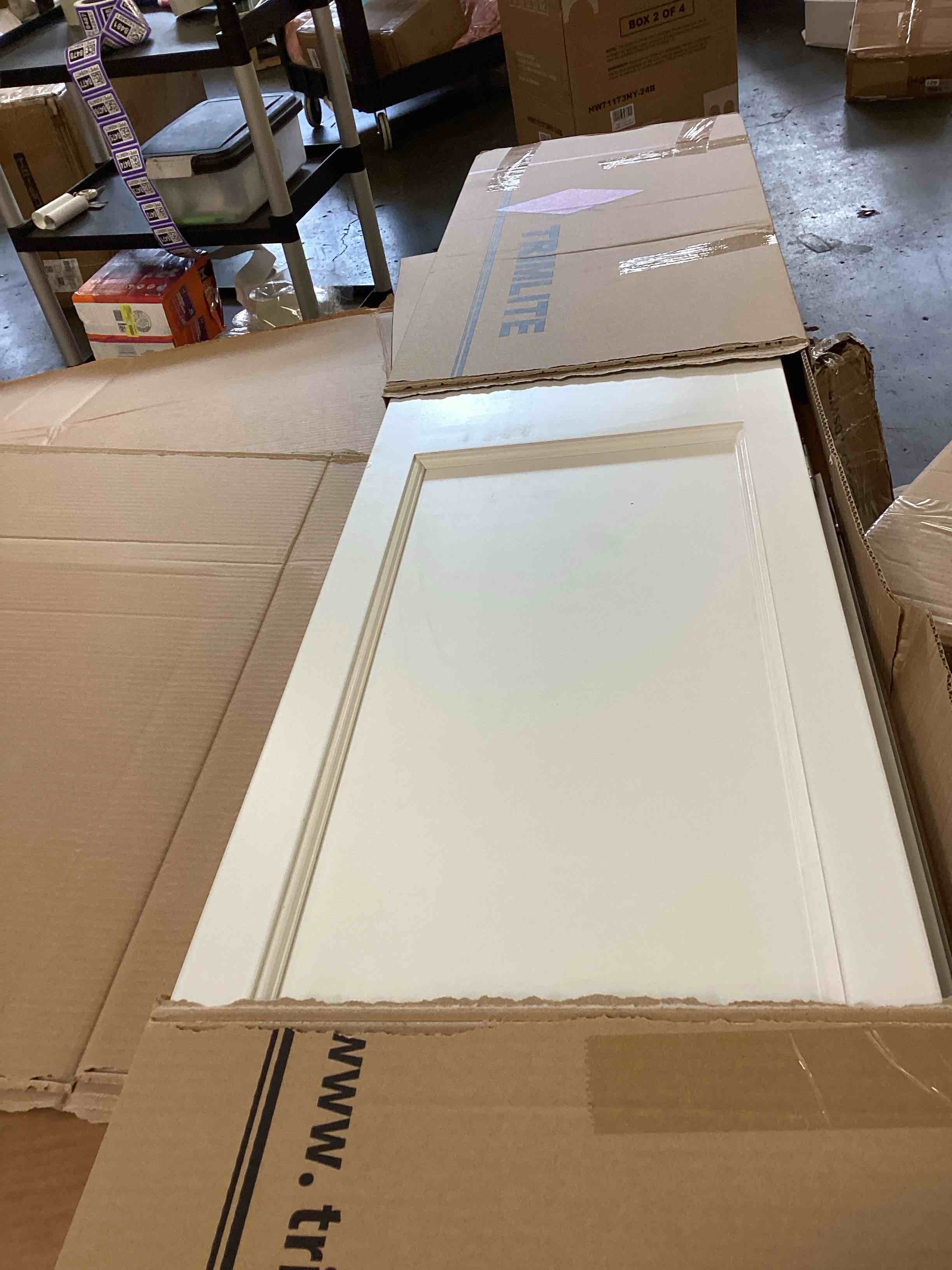 https://s3.amazonaws.com/lotting-images-prod/bidfta/PPE1428469_1749656513842.jpeg