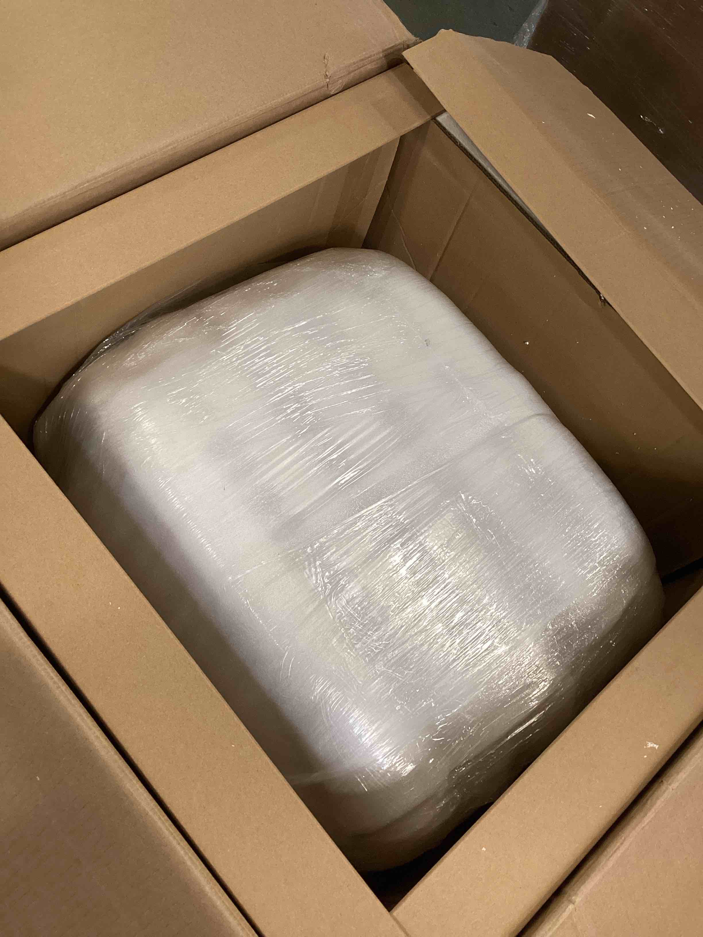 https://s3.amazonaws.com/lotting-images-prod/bidfta/PPE1428838_1749926468792.jpeg