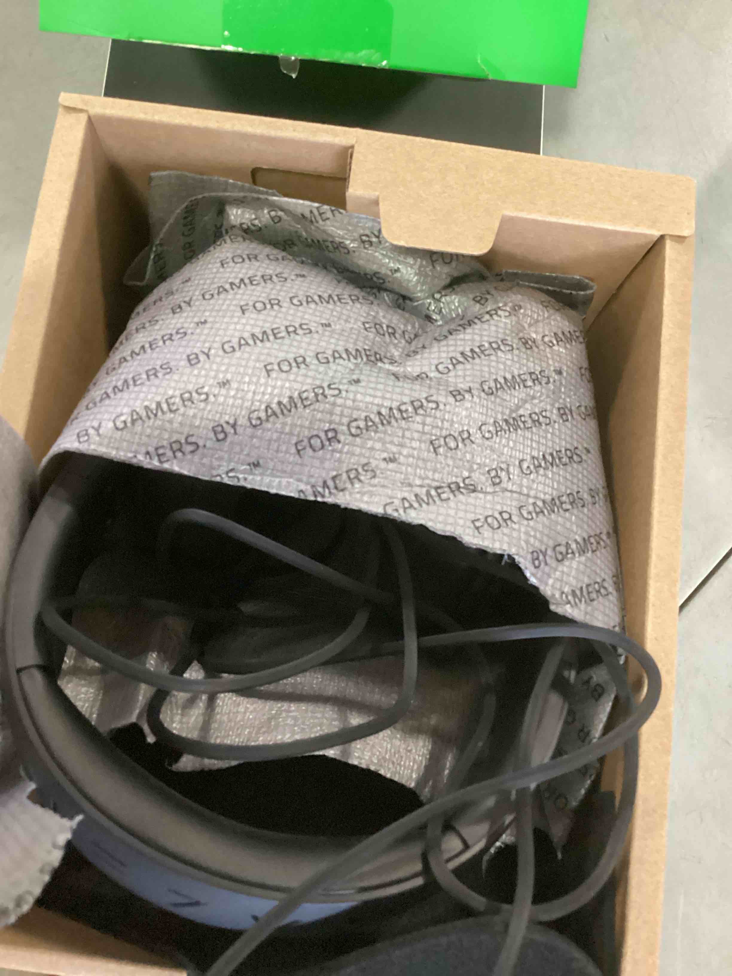 https://s3.amazonaws.com/lotting-images-prod/bidfta/PPE1429635_1743432986276.jpeg