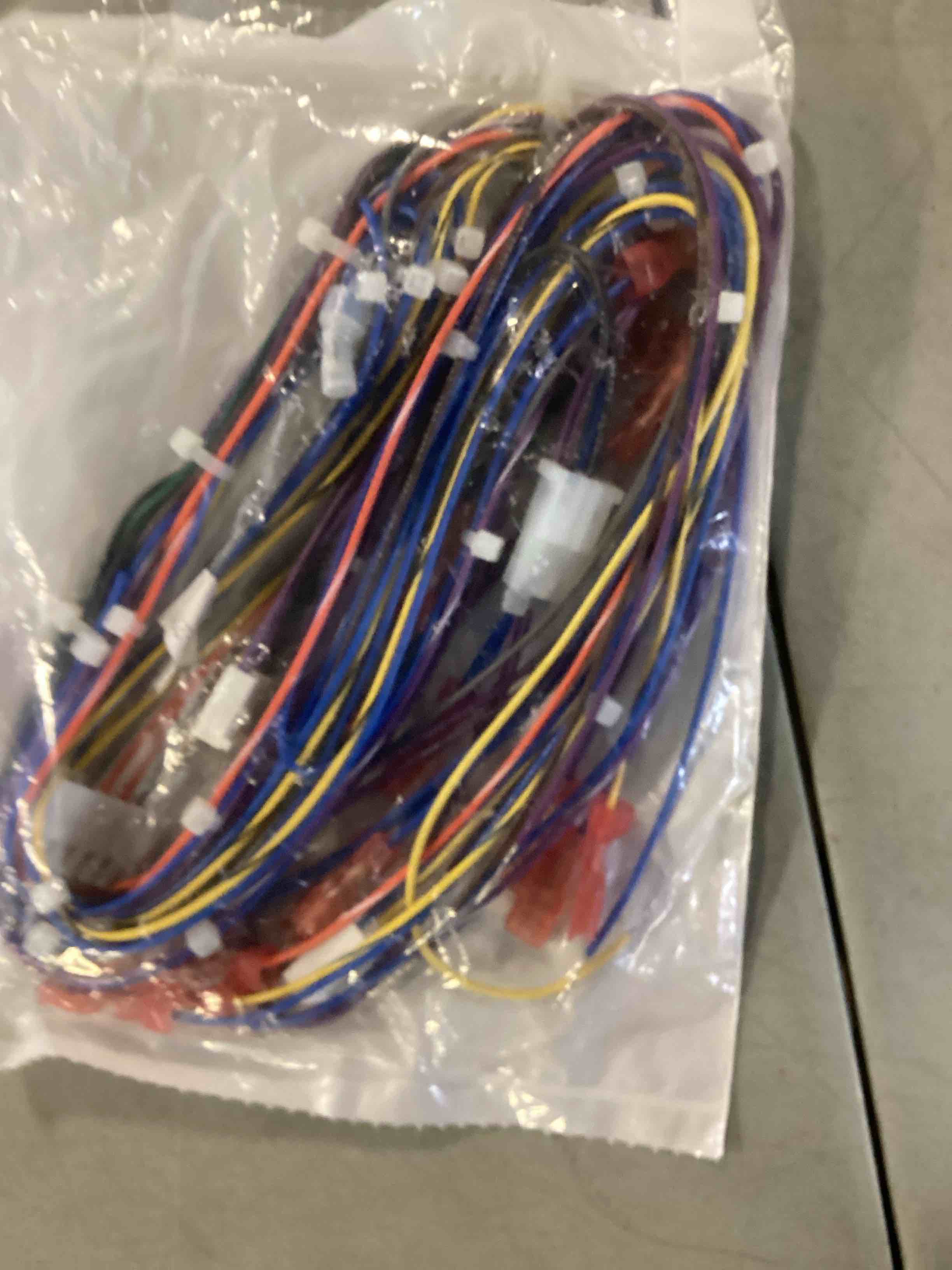 https://s3.amazonaws.com/lotting-images-prod/bidfta/PPE1430869_1744203391191.jpeg