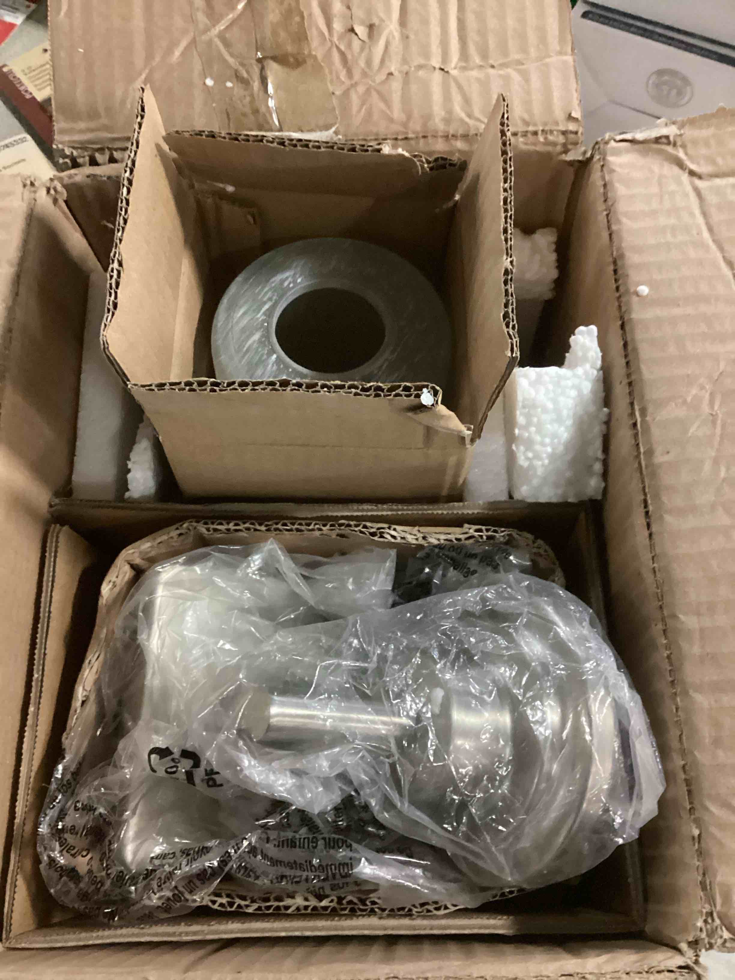 https://s3.amazonaws.com/lotting-images-prod/bidfta/PPE1432794_1741786901329.jpeg