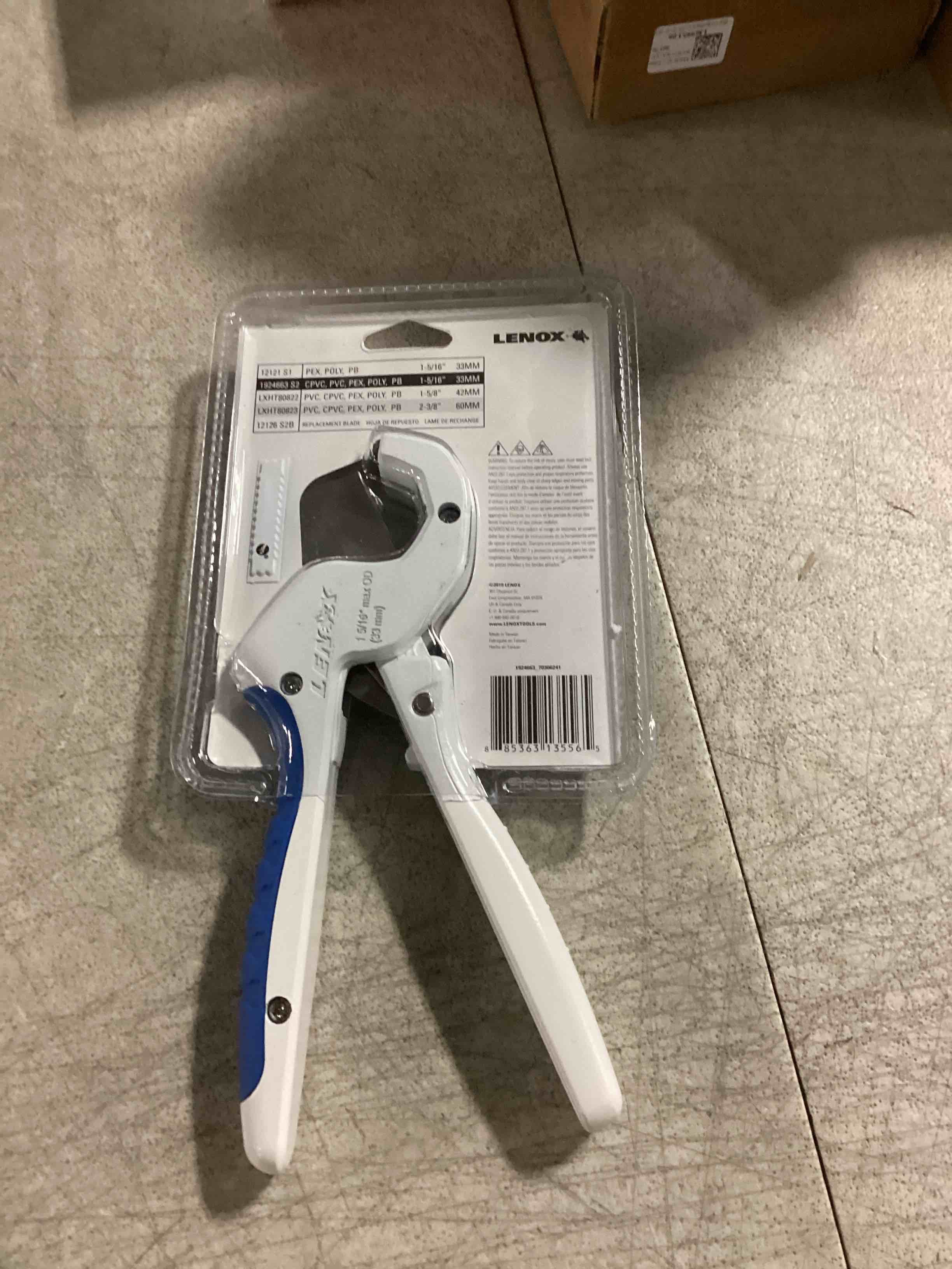 https://s3.amazonaws.com/lotting-images-prod/bidfta/PPE1433855_1742563503526.jpeg
