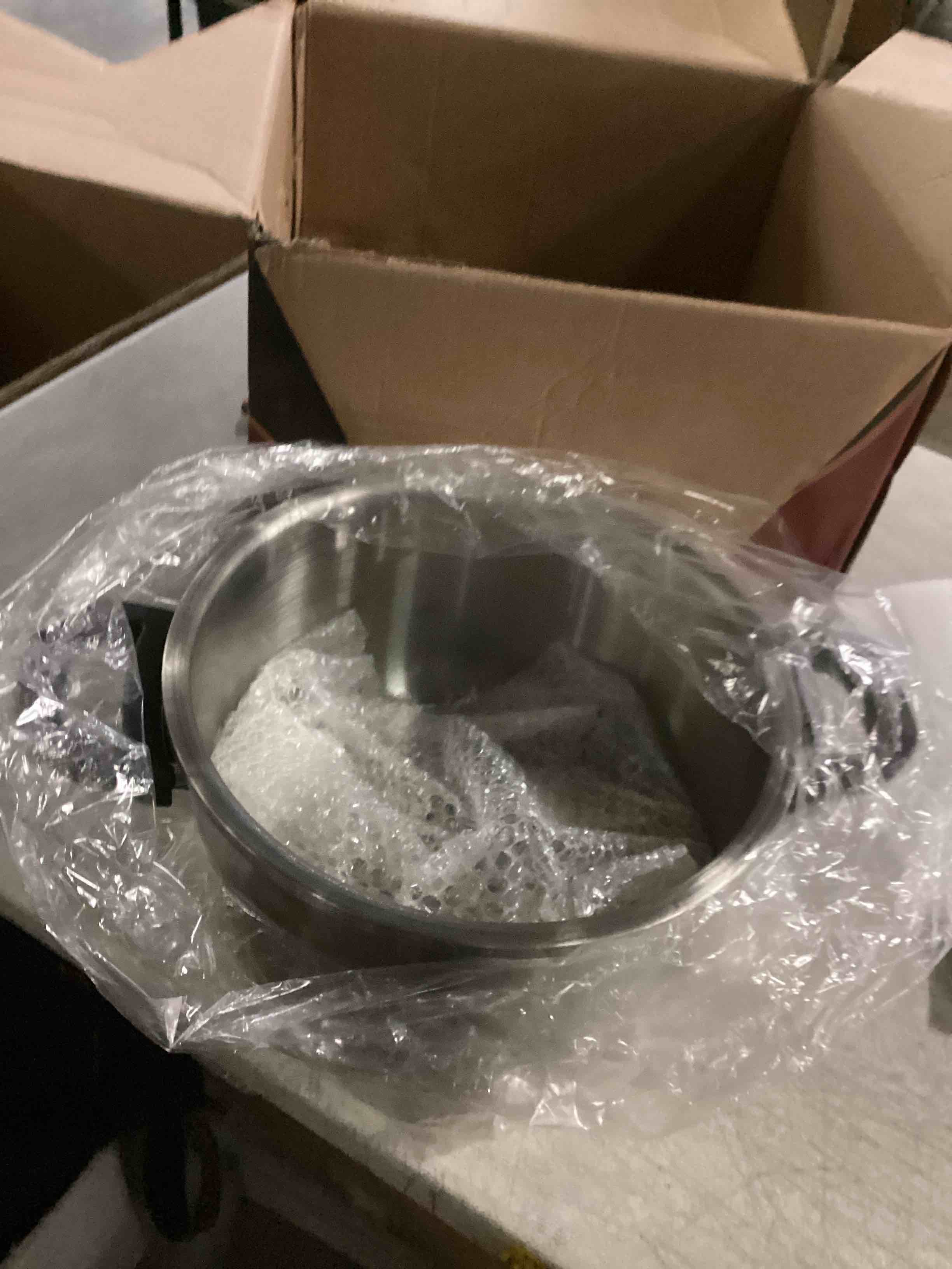 https://s3.amazonaws.com/lotting-images-prod/bidfta/PPE1433889_1742568150922.jpeg