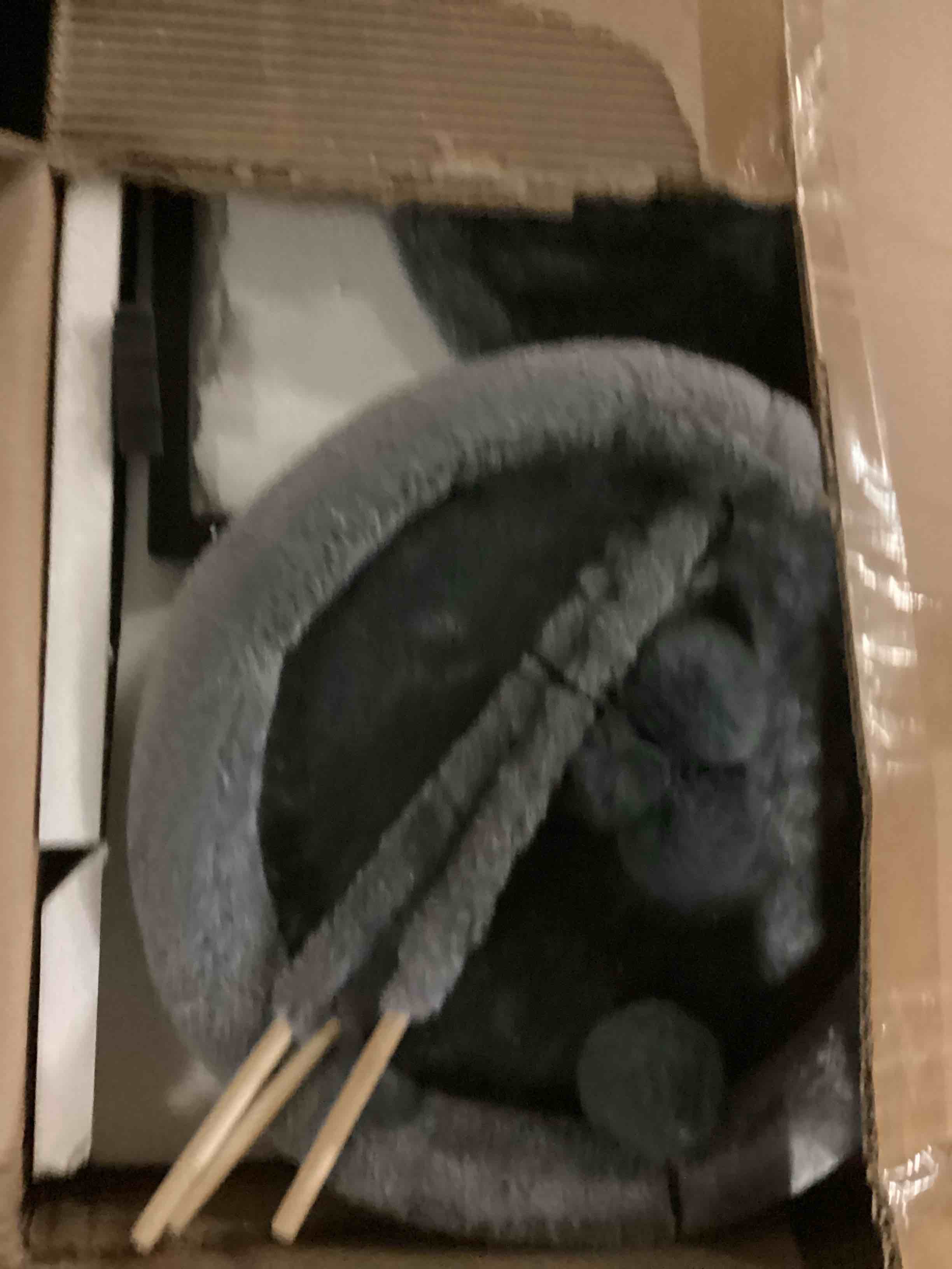 https://s3.amazonaws.com/lotting-images-prod/bidfta/PPE1433962_1742579099270.jpeg