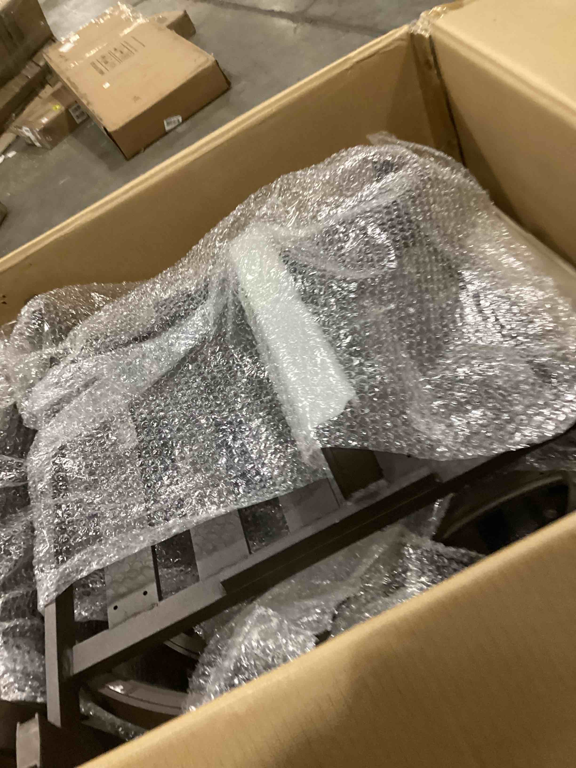 https://s3.amazonaws.com/lotting-images-prod/bidfta/PPE1435362_1739216728937.jpeg