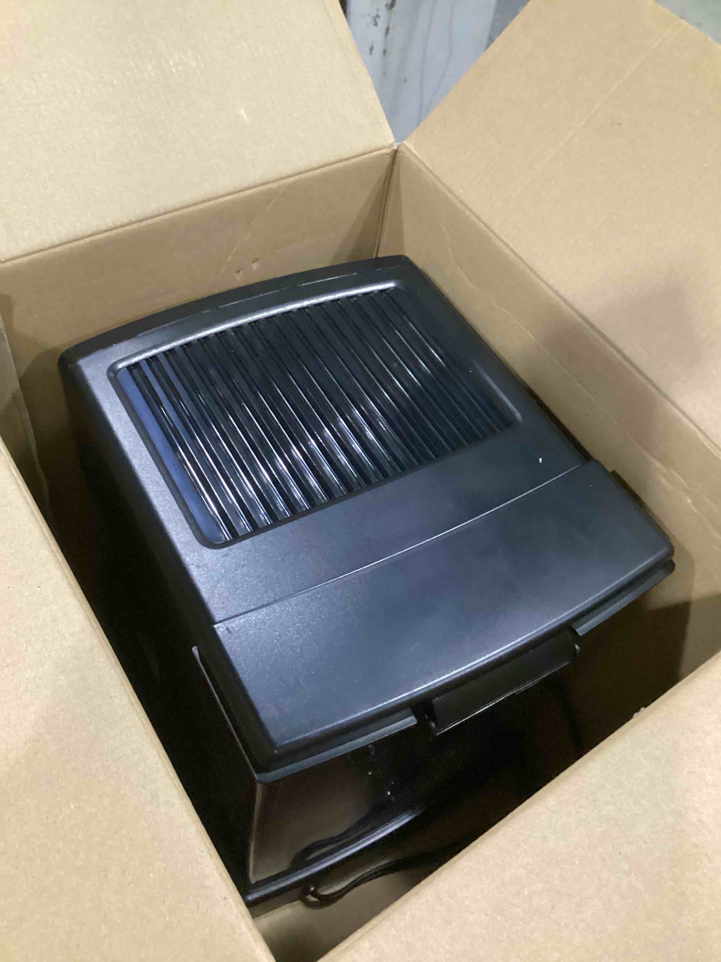 https://s3.amazonaws.com/lotting-images-prod/bidfta/PPE1435655_1739385087161.jpeg
