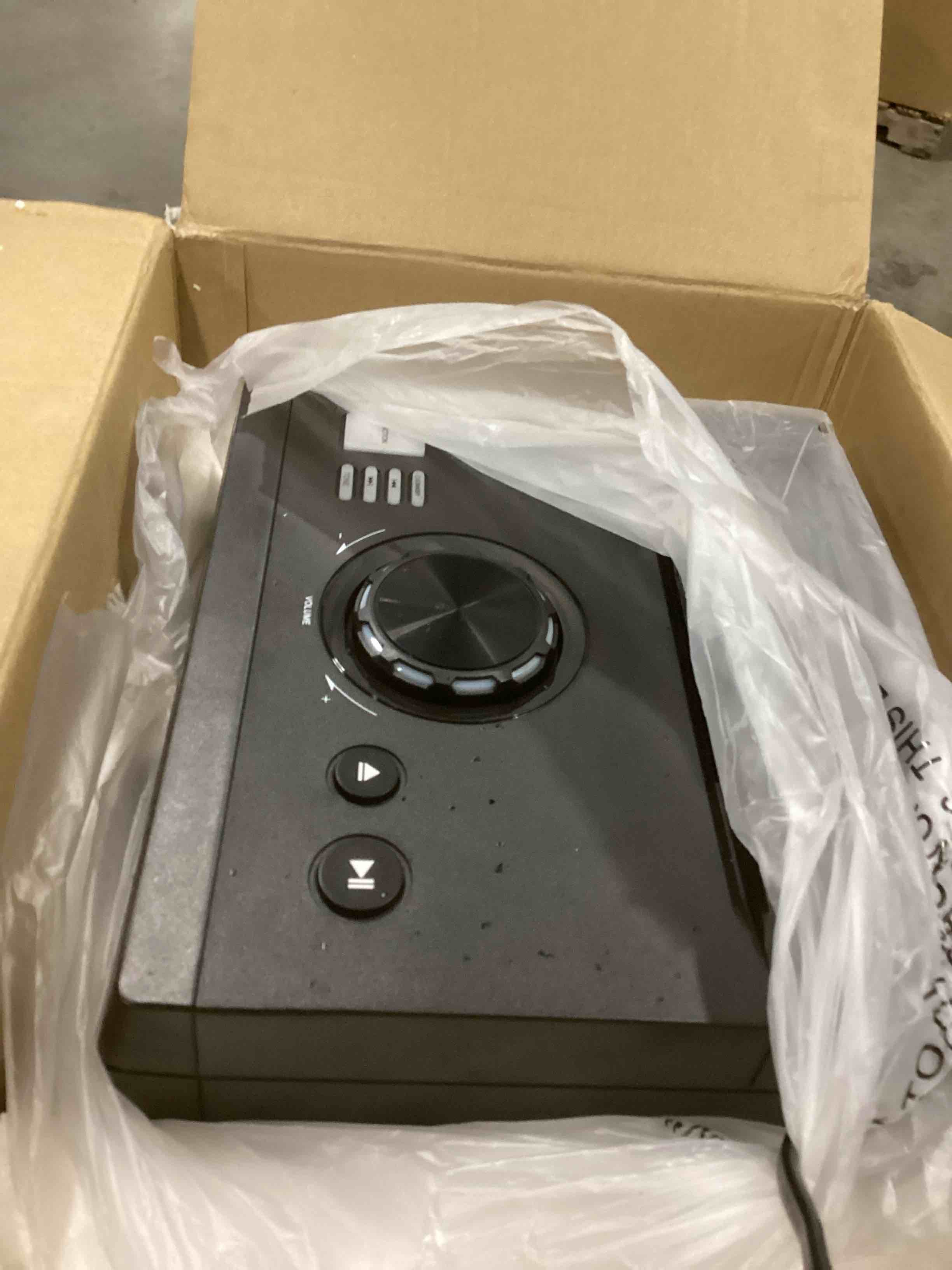 https://s3.amazonaws.com/lotting-images-prod/bidfta/PPE1435861_1739995682891.jpeg