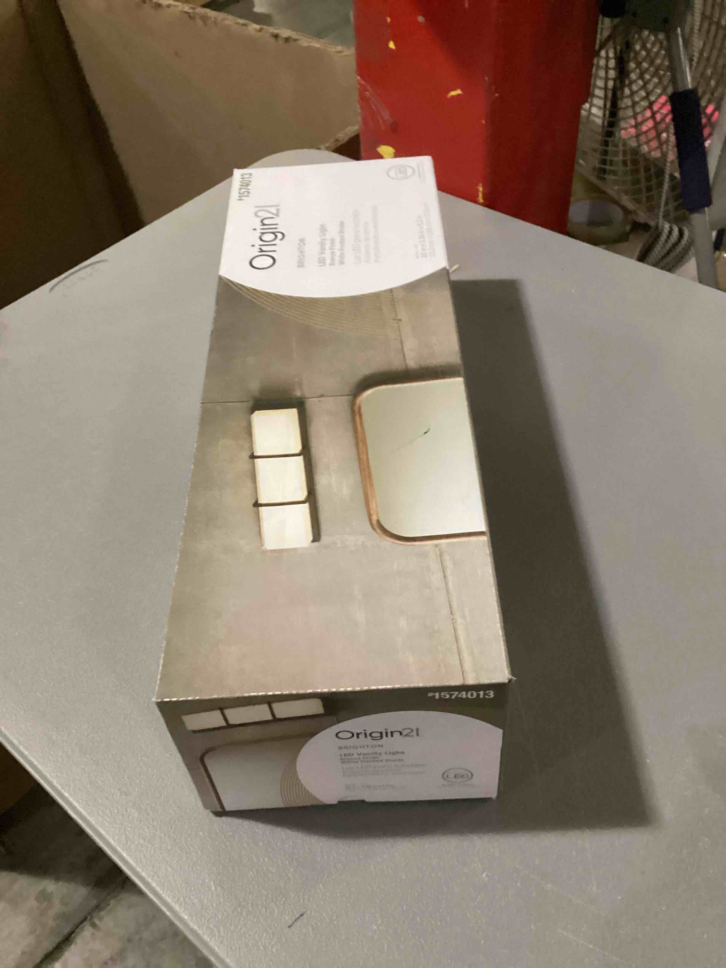 https://s3.amazonaws.com/lotting-images-prod/bidfta/PPE1436501_1740507247809.jpeg