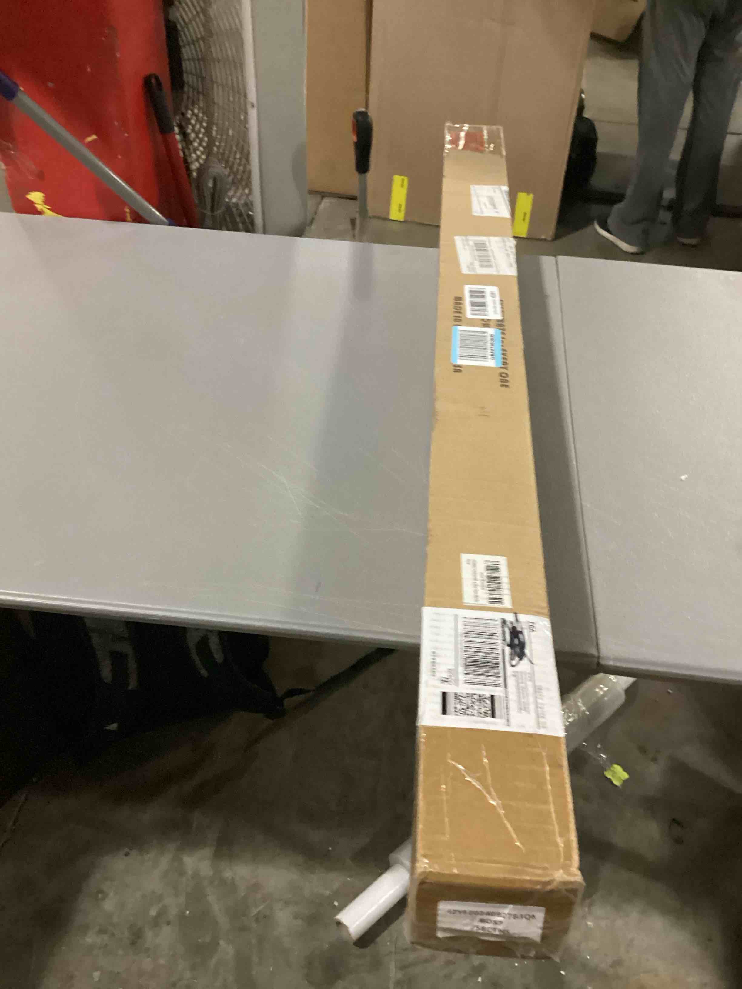 https://s3.amazonaws.com/lotting-images-prod/bidfta/PPE1437133_1741110344630.jpeg