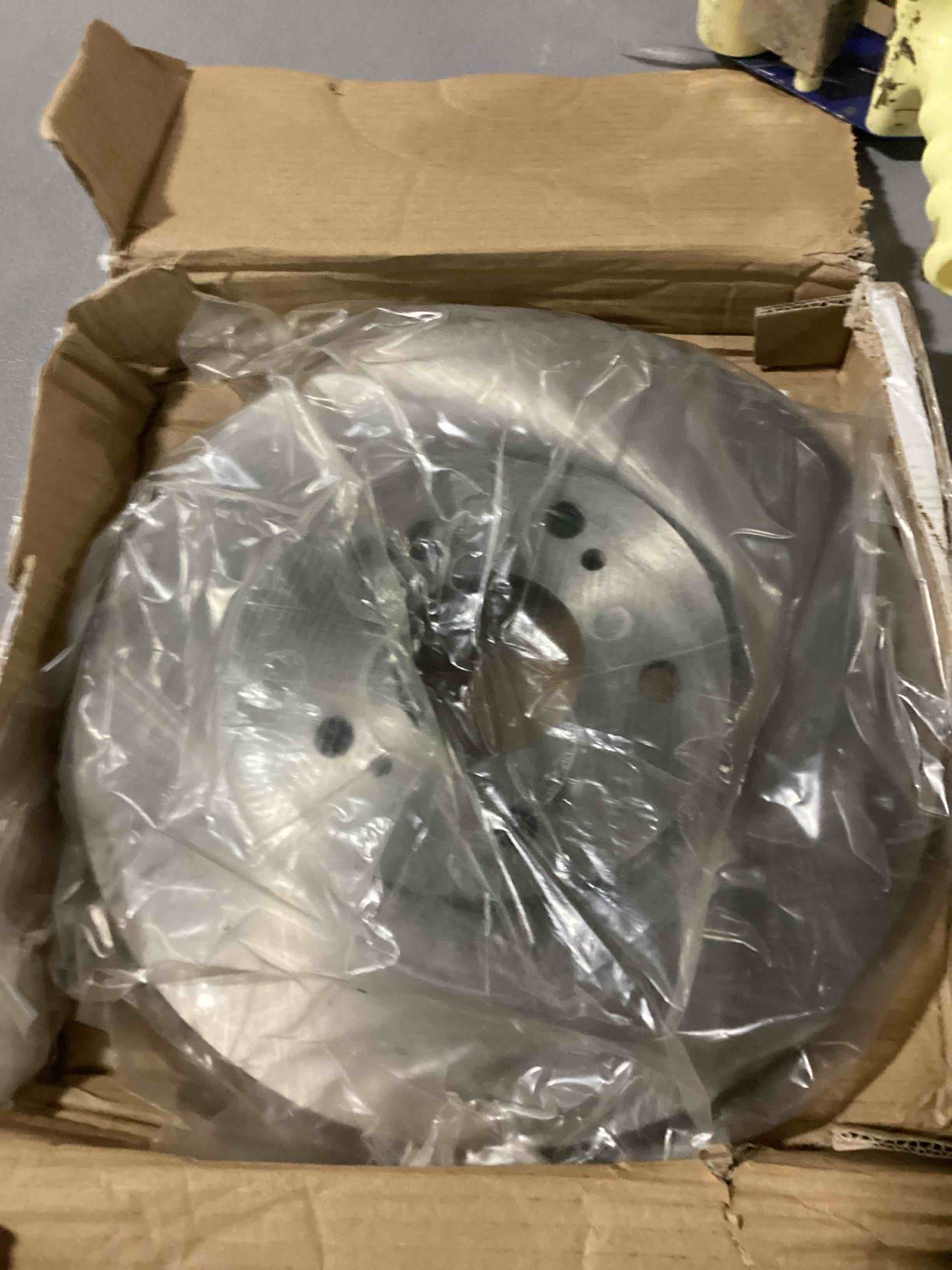 https://s3.amazonaws.com/lotting-images-prod/bidfta/PPE1437357_1741272076576.jpeg
