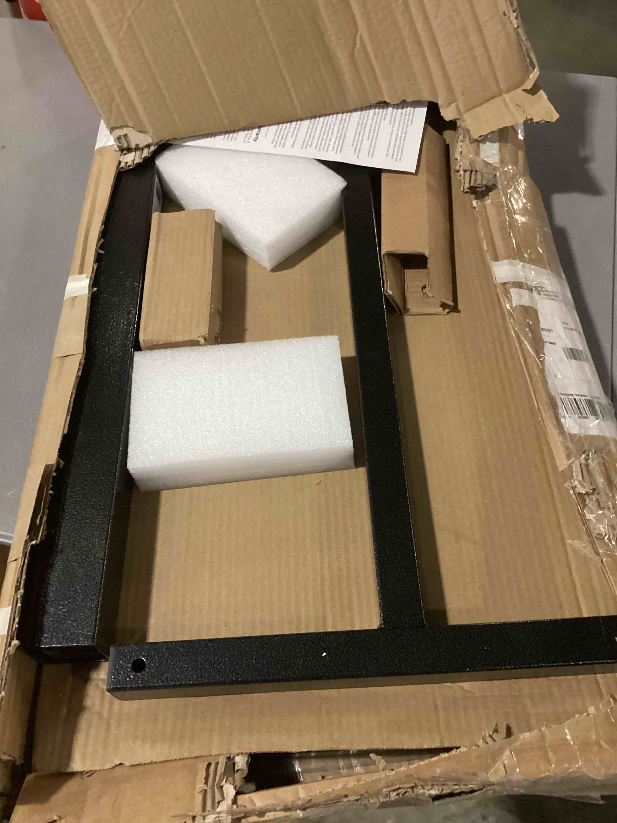 https://s3.amazonaws.com/lotting-images-prod/bidfta/PPE1437378_1741277120464.jpeg