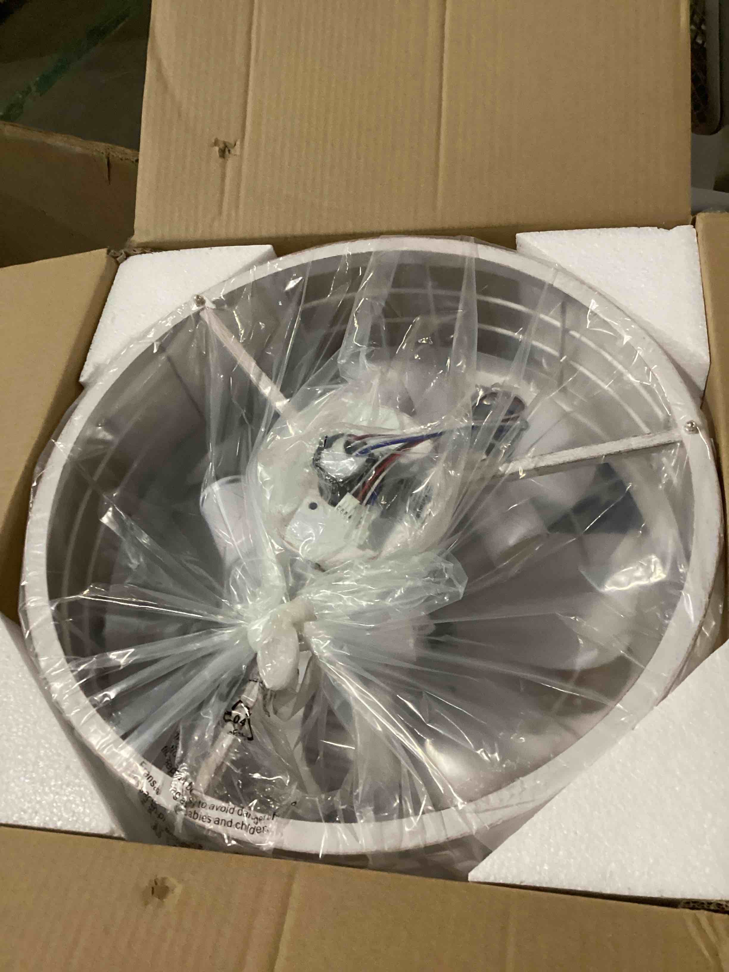 https://s3.amazonaws.com/lotting-images-prod/bidfta/PPE1437382_1741278215706.jpeg