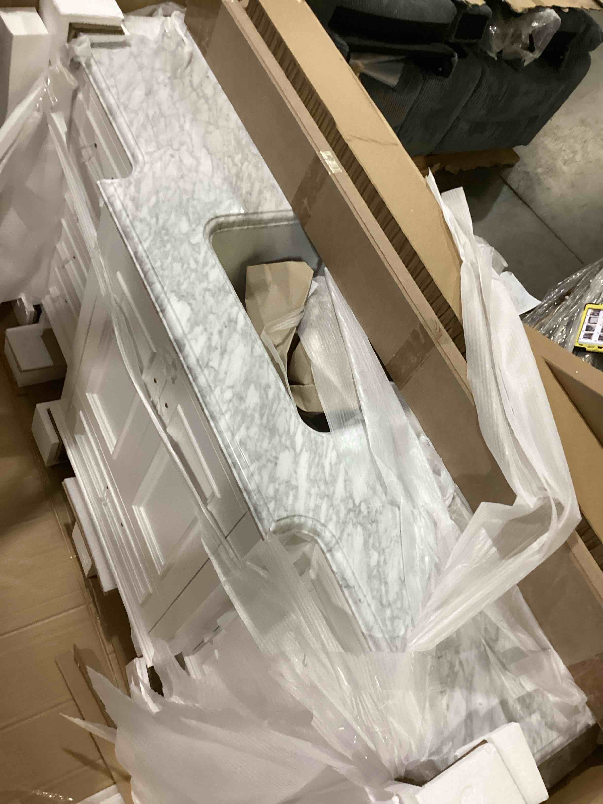 https://s3.amazonaws.com/lotting-images-prod/bidfta/PPE1438286_1742217257789.jpeg