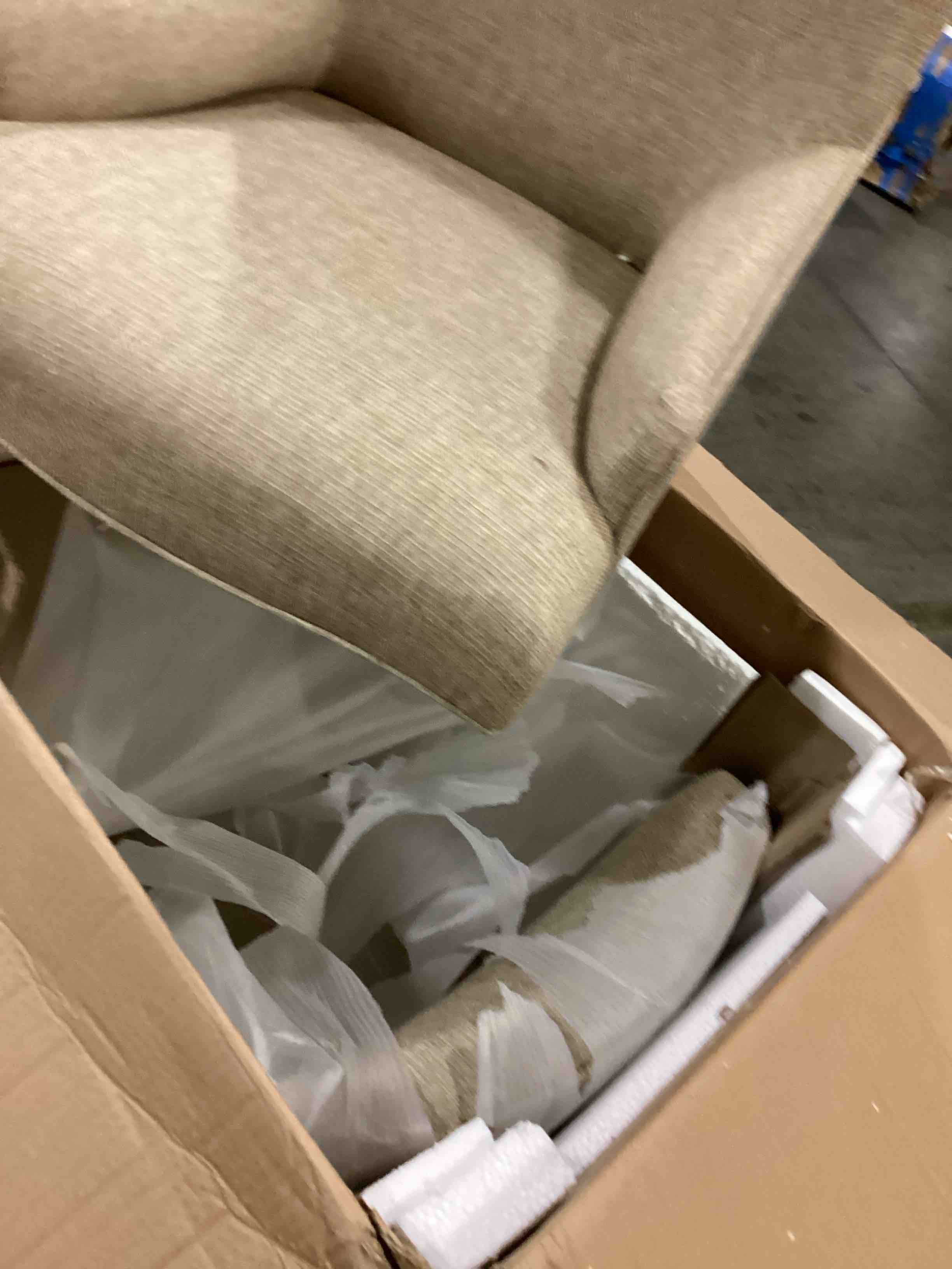 https://s3.amazonaws.com/lotting-images-prod/bidfta/PPE1438332_1742312828291.jpeg