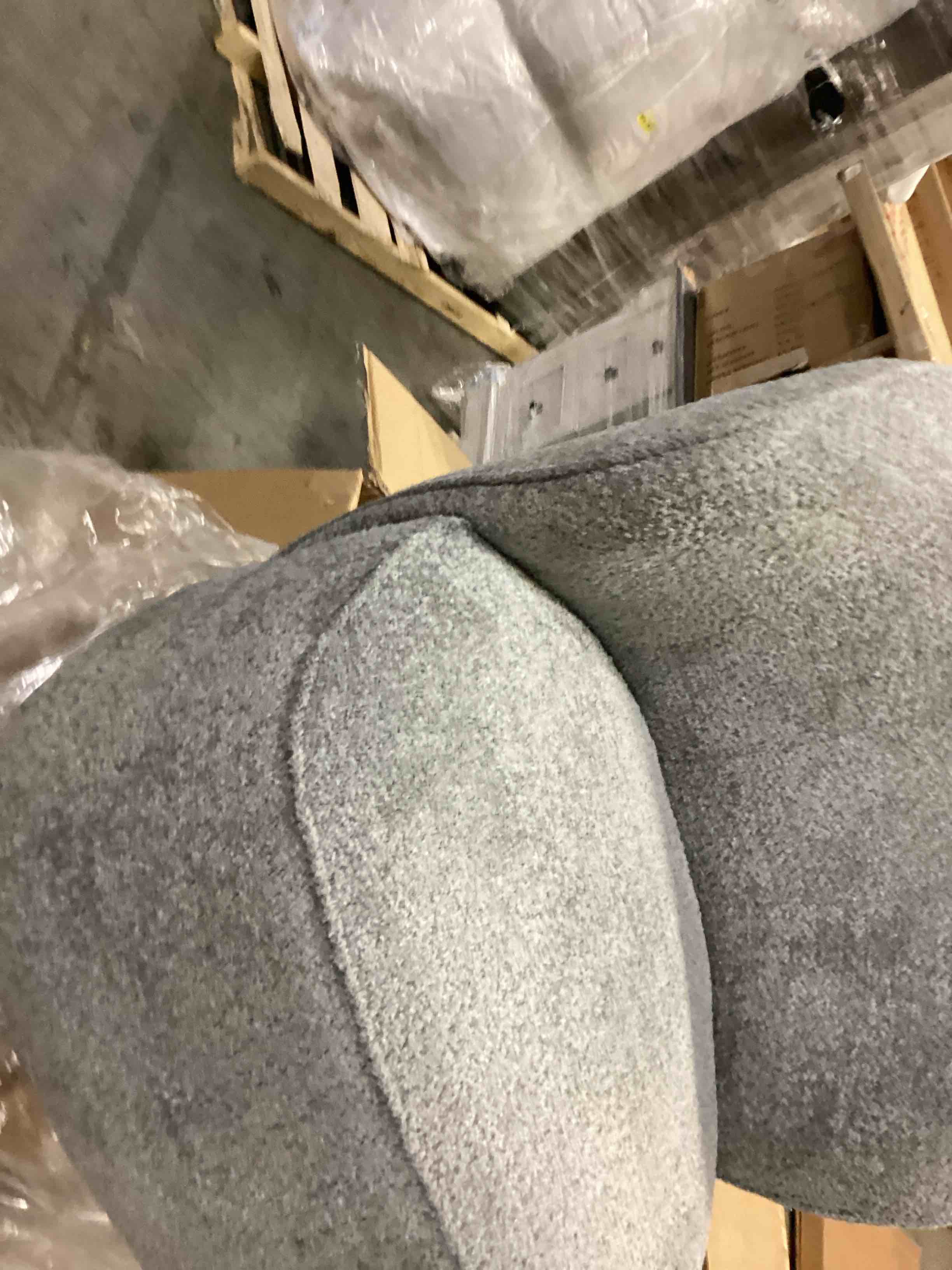https://s3.amazonaws.com/lotting-images-prod/bidfta/PPE1438333_1742312325998.jpeg