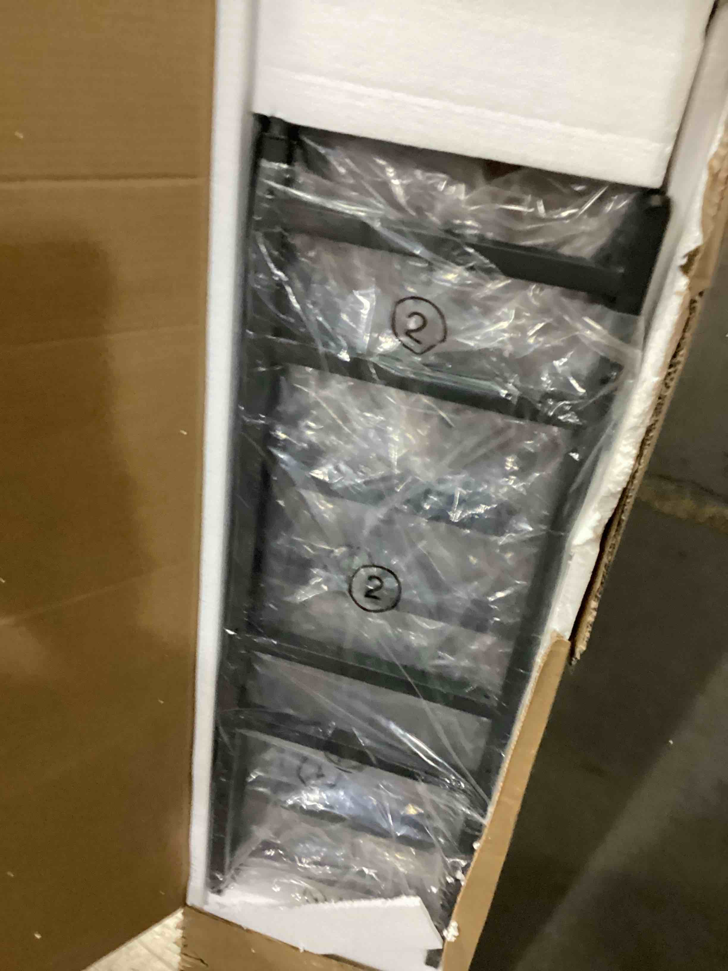 https://s3.amazonaws.com/lotting-images-prod/bidfta/PPE1438342_1742315927797.jpeg