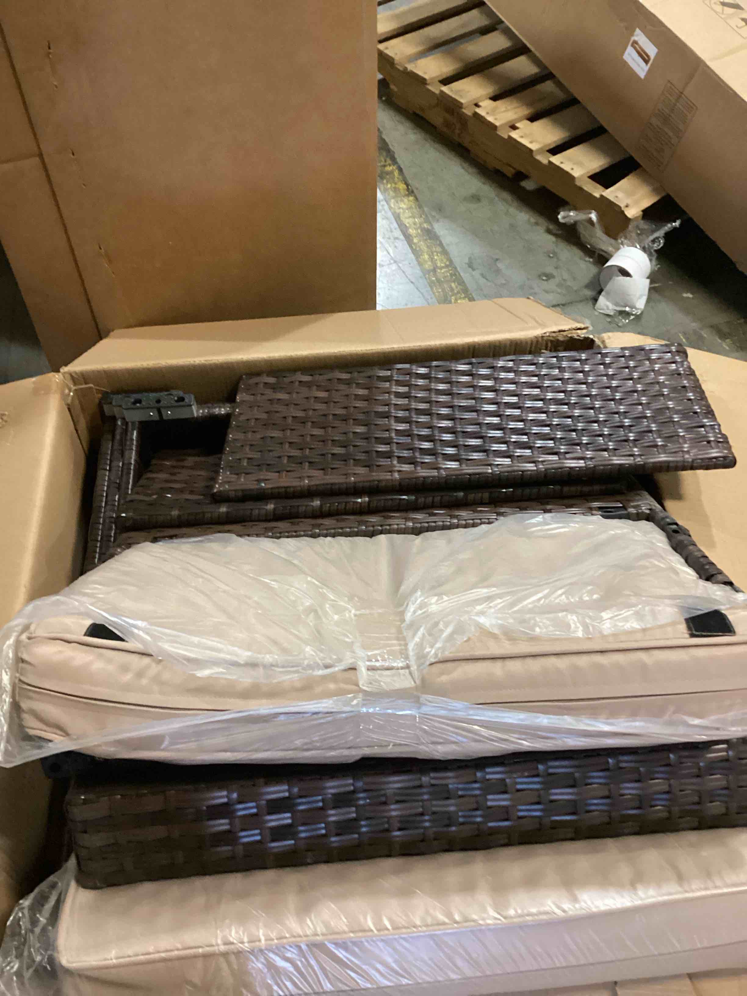 https://s3.amazonaws.com/lotting-images-prod/bidfta/PPE1438343_1742316460248.jpeg