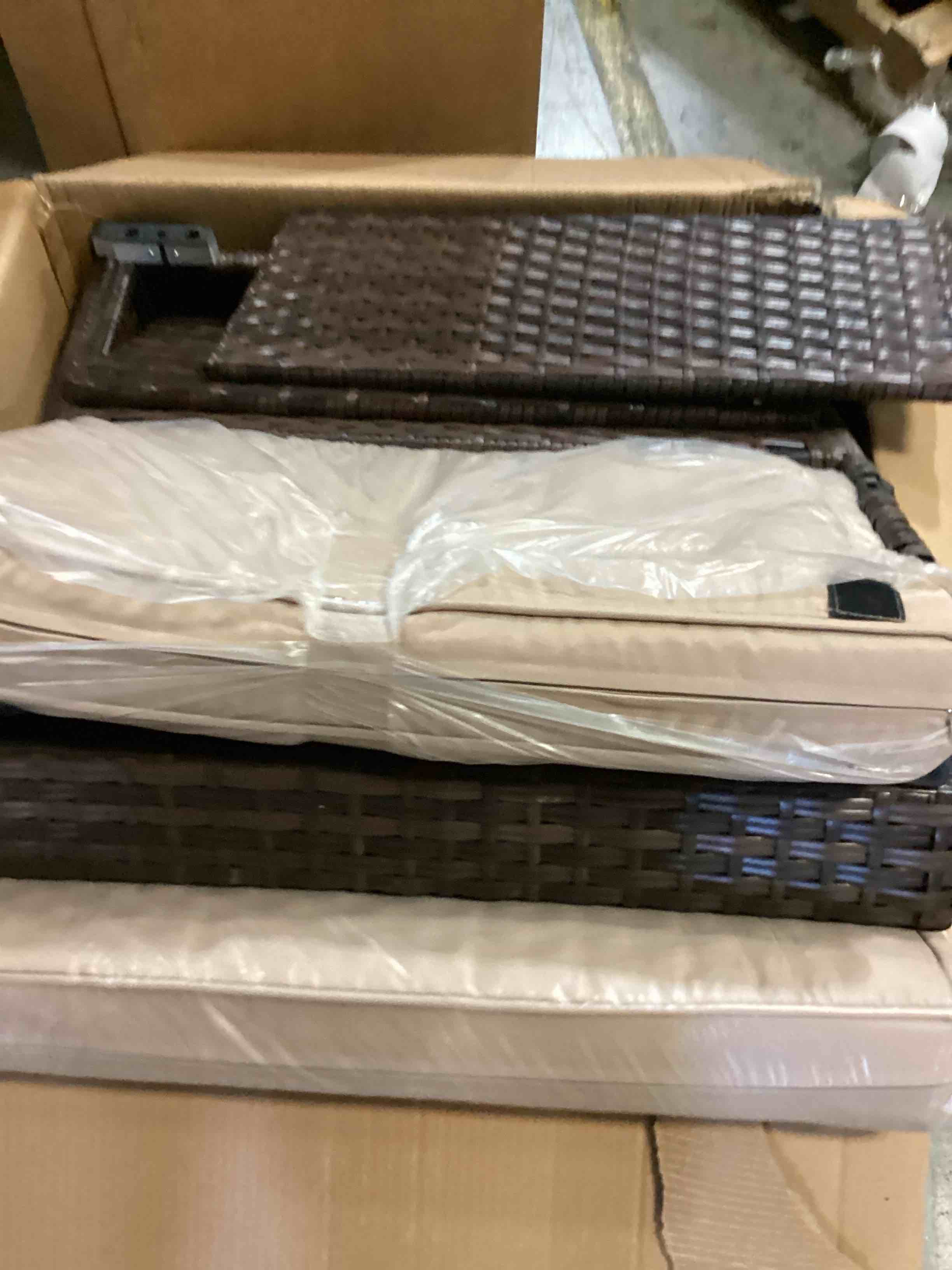 https://s3.amazonaws.com/lotting-images-prod/bidfta/PPE1438343_1742316463065.jpeg