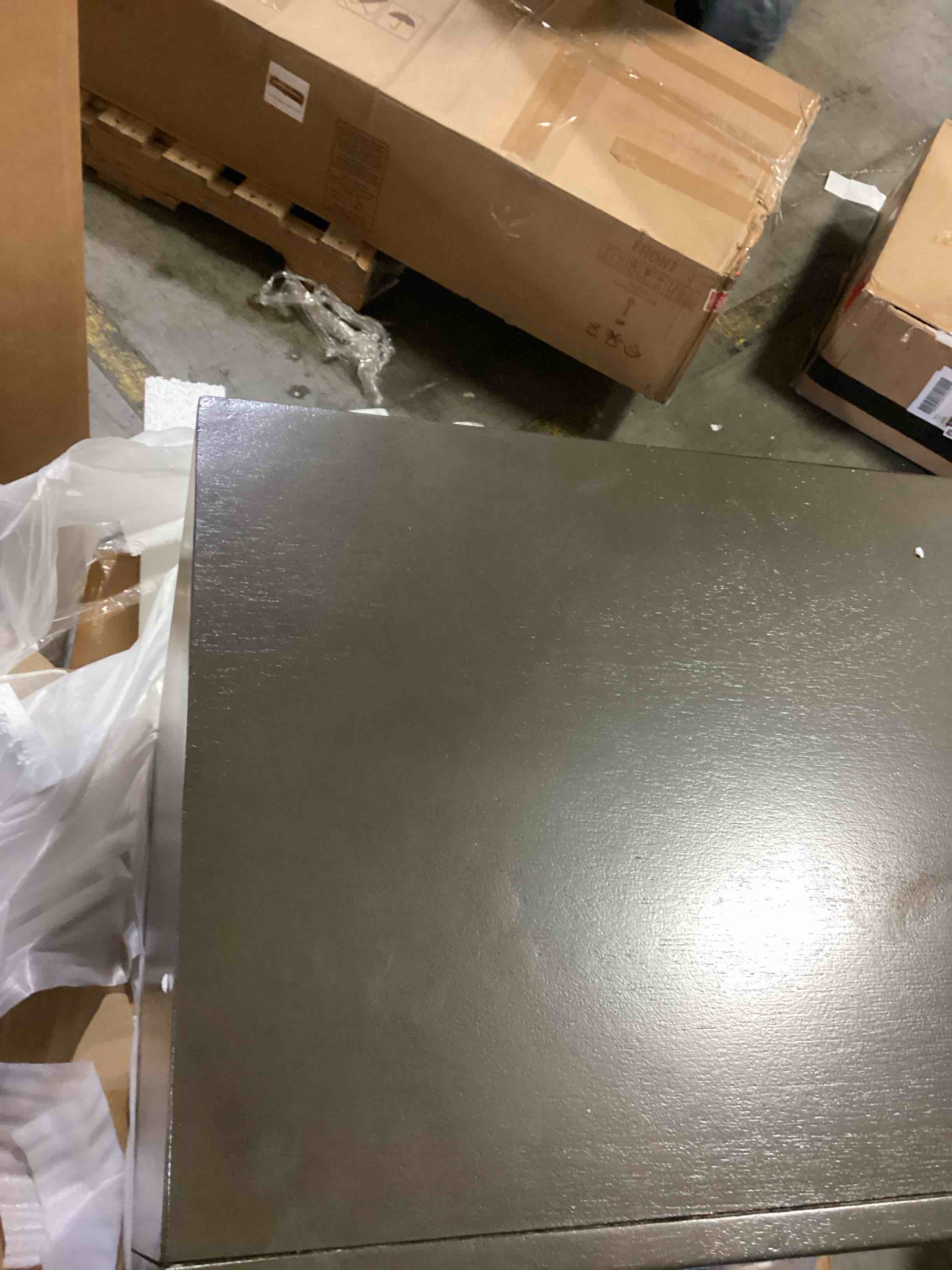 https://s3.amazonaws.com/lotting-images-prod/bidfta/PPE1438344_1742316937959.jpeg