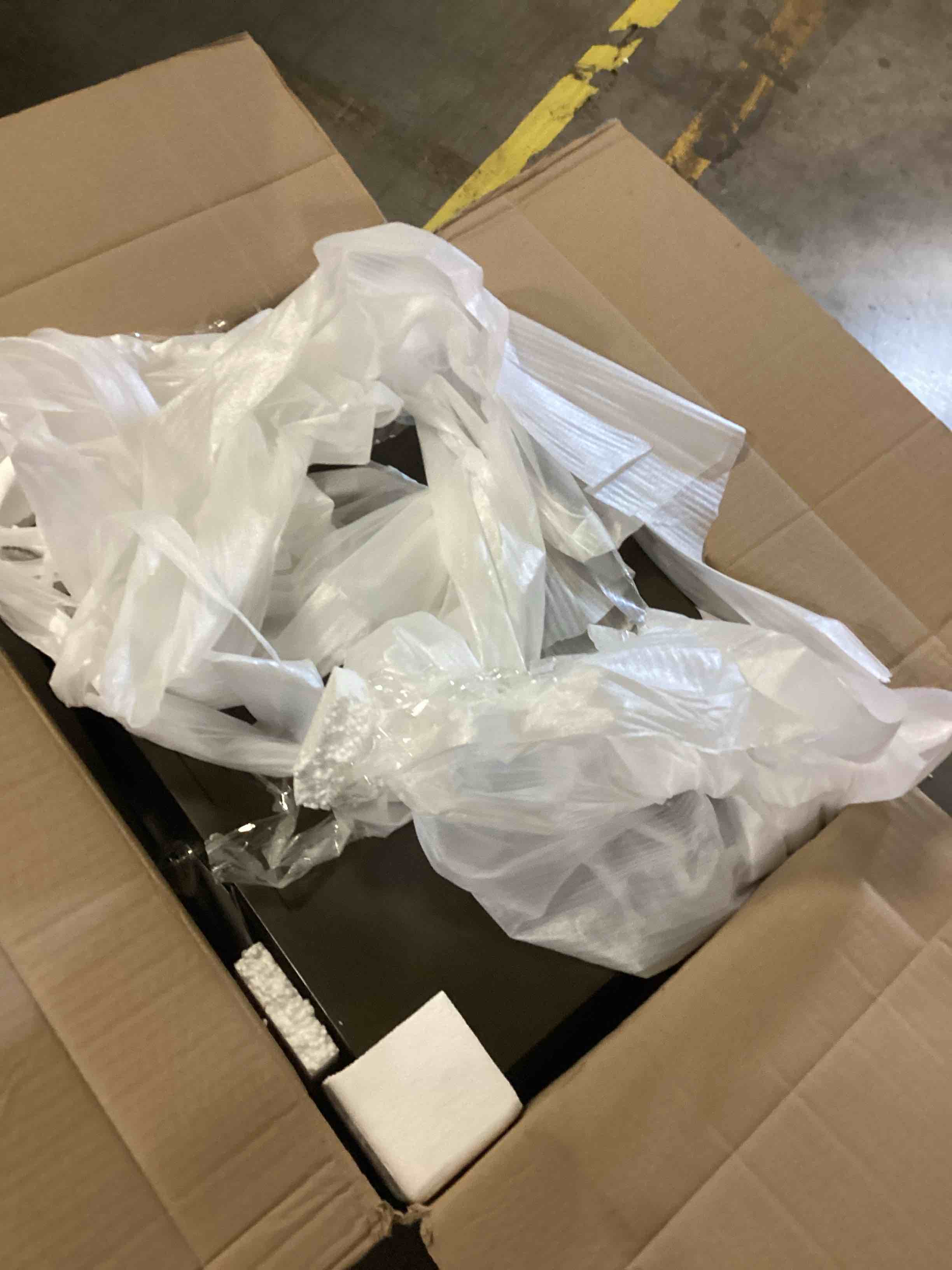 https://s3.amazonaws.com/lotting-images-prod/bidfta/PPE1438344_1742317036046.jpeg