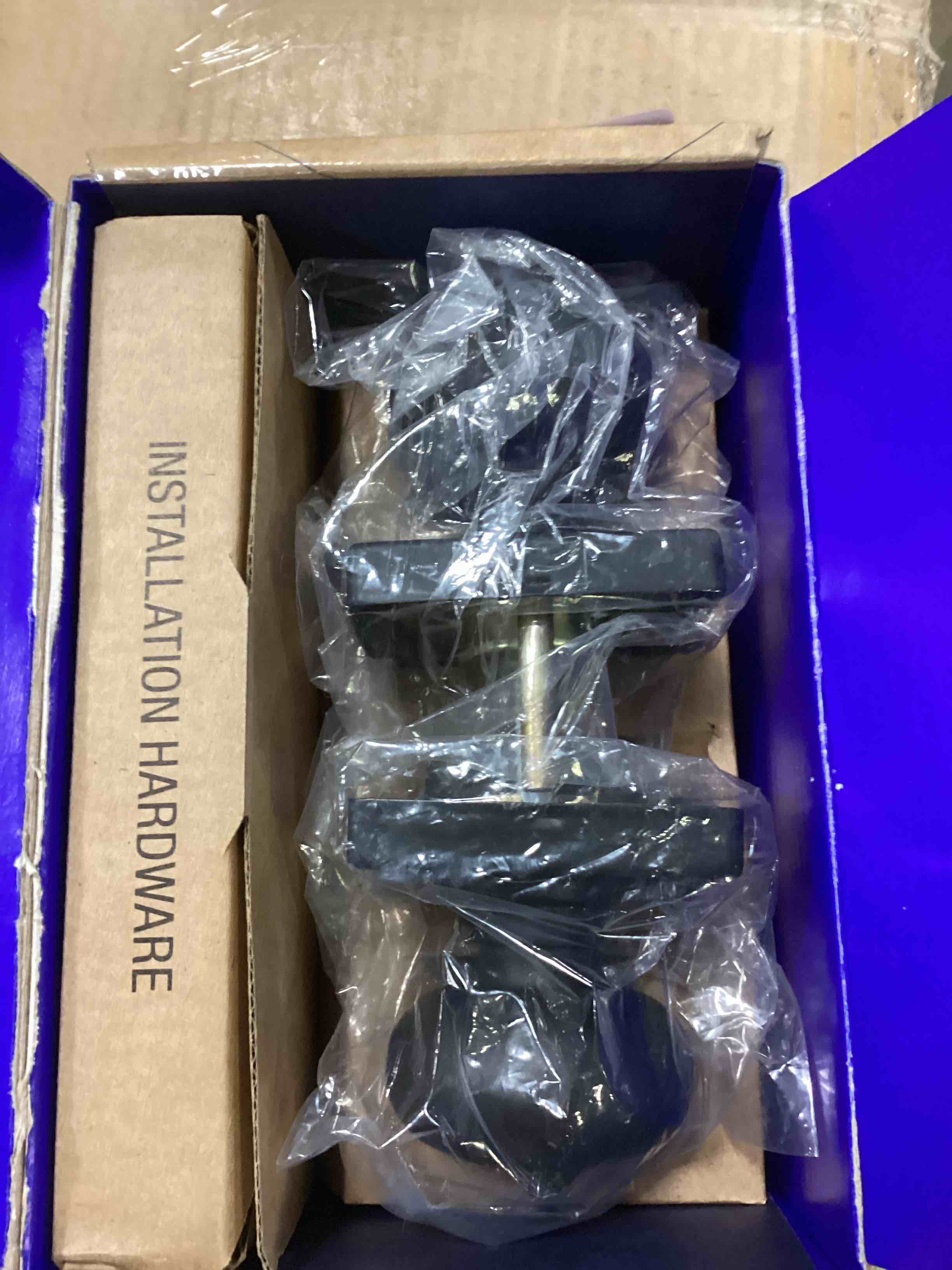 https://s3.amazonaws.com/lotting-images-prod/bidfta/PPE1438501_1742562393078.jpeg