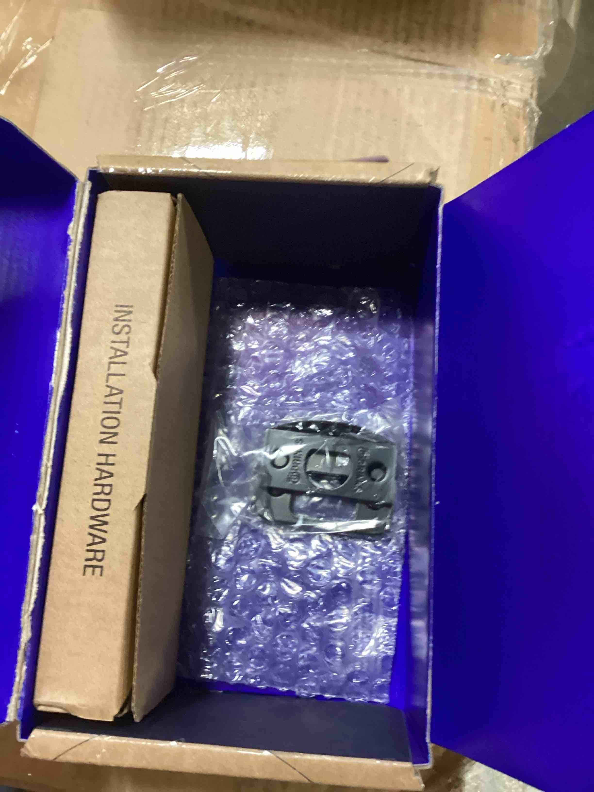 https://s3.amazonaws.com/lotting-images-prod/bidfta/PPE1438501_1742562397140.jpeg