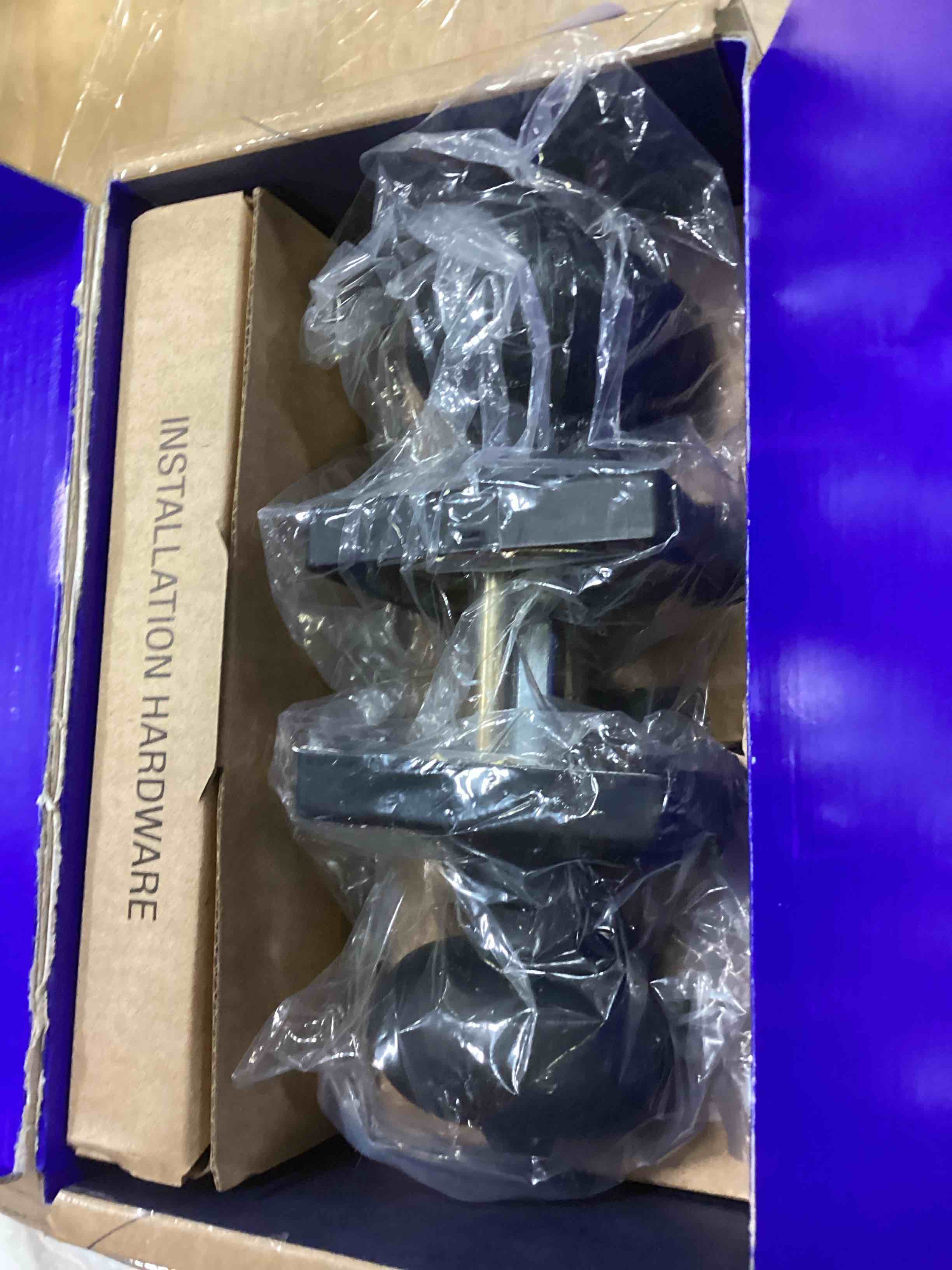 https://s3.amazonaws.com/lotting-images-prod/bidfta/PPE1438501_1742562400903.jpeg
