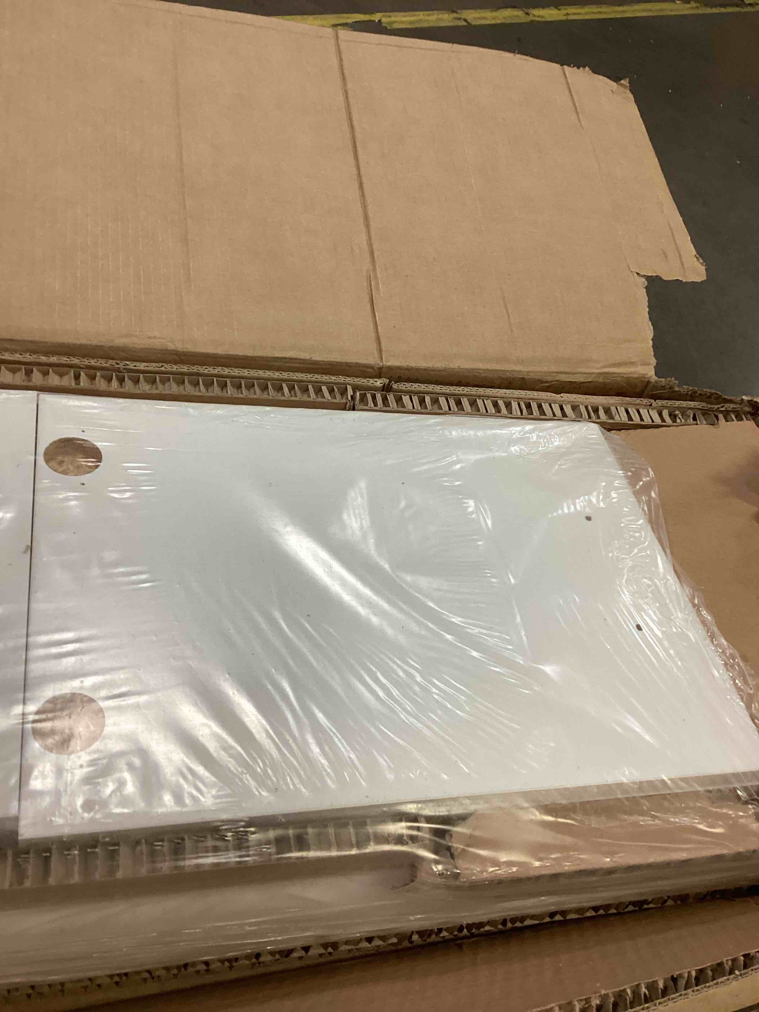 https://s3.amazonaws.com/lotting-images-prod/bidfta/PPE1438511_1742567816623.jpeg