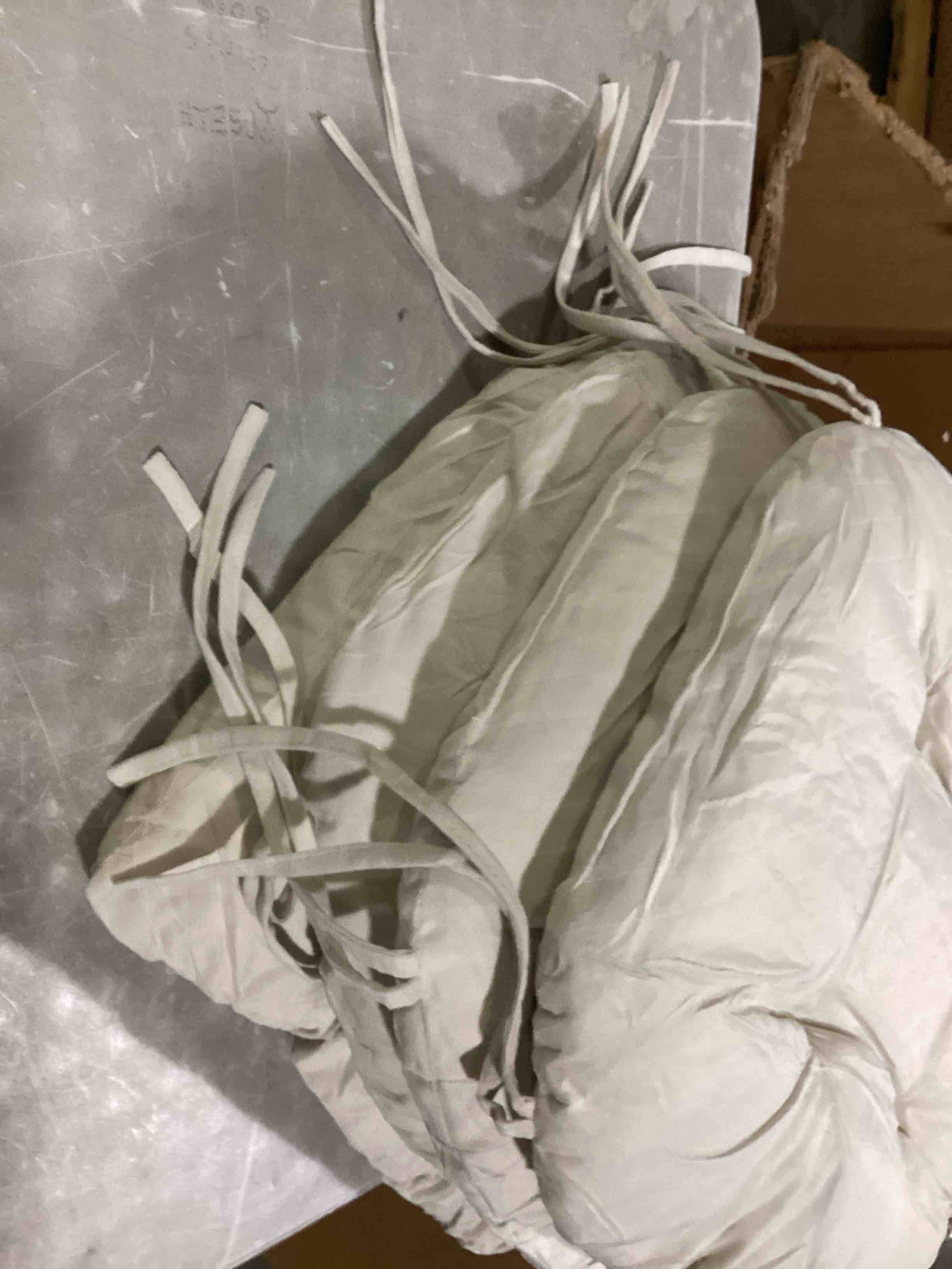 https://s3.amazonaws.com/lotting-images-prod/bidfta/PPE1439140_1743184469016.jpeg