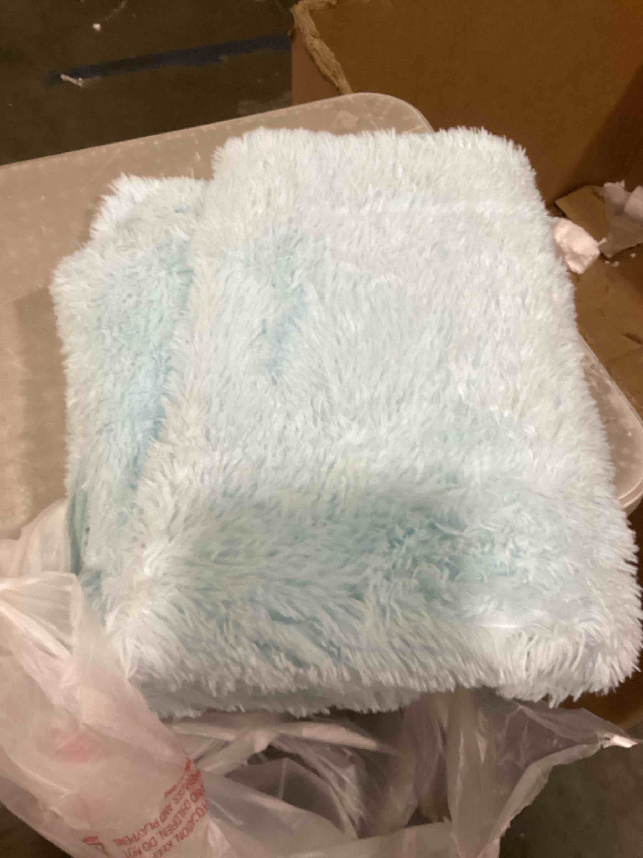 https://s3.amazonaws.com/lotting-images-prod/bidfta/PPE1439227_1743431610824.jpeg