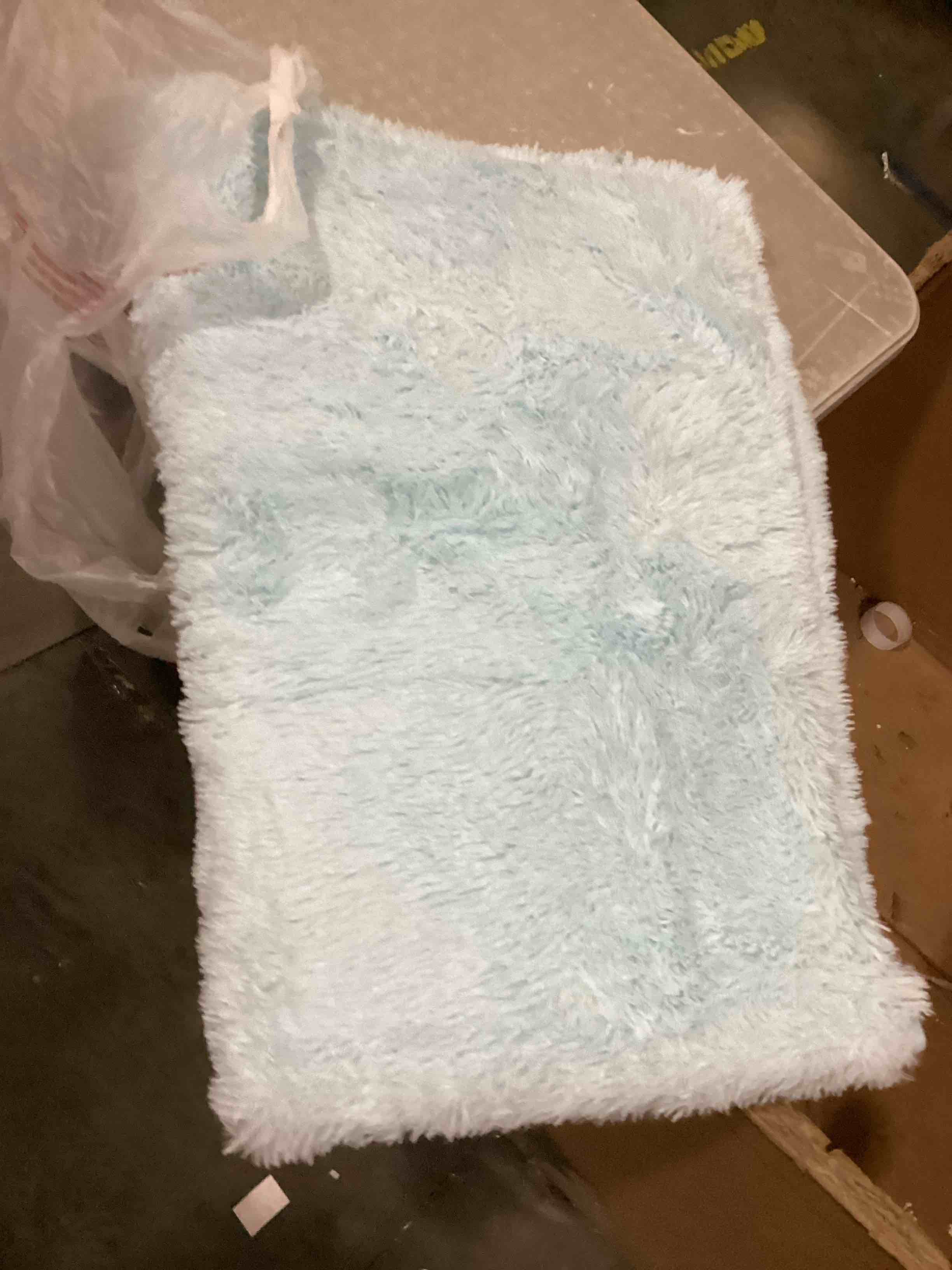 https://s3.amazonaws.com/lotting-images-prod/bidfta/PPE1439227_1743431617588.jpeg