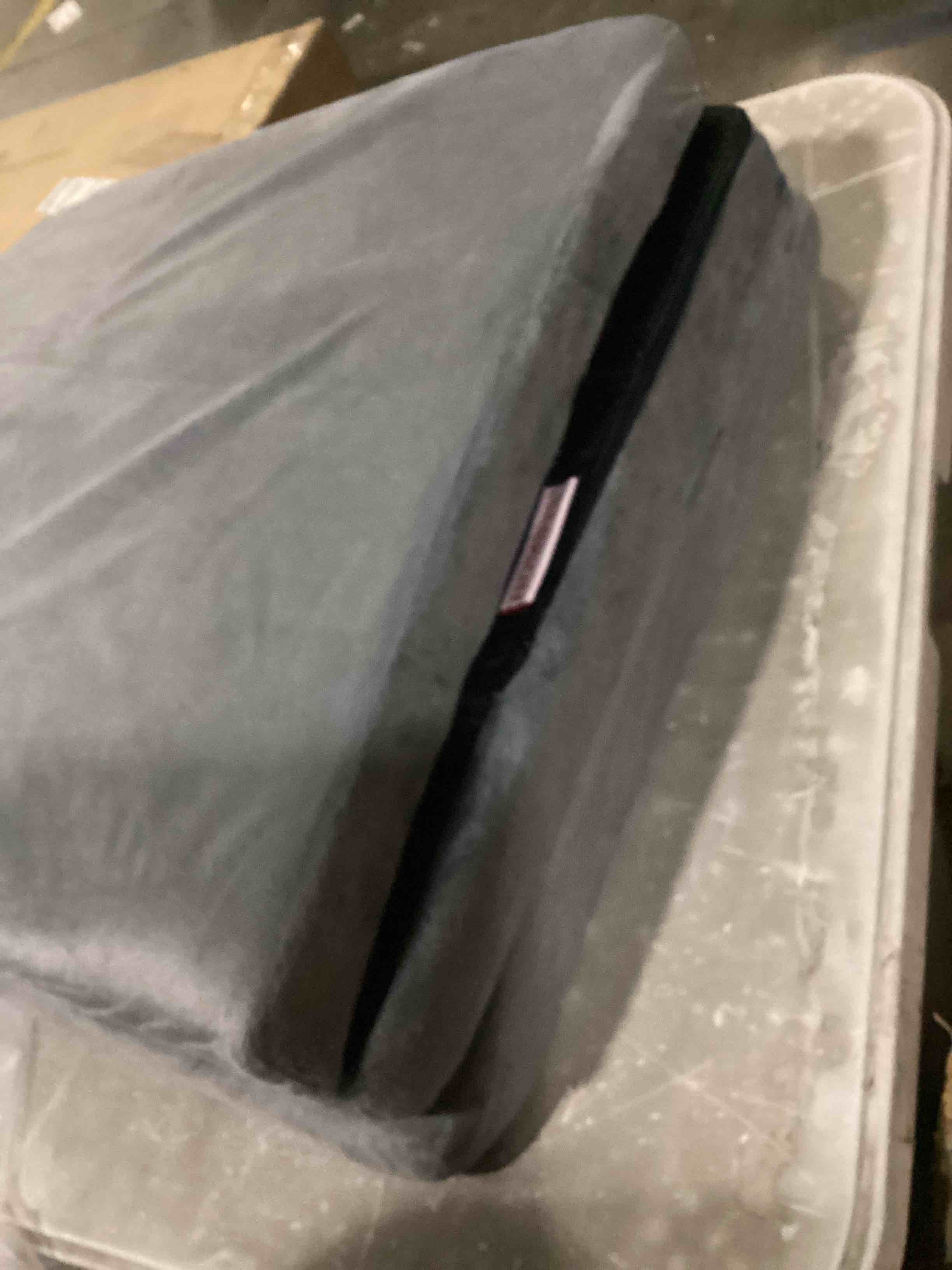 https://s3.amazonaws.com/lotting-images-prod/bidfta/PPE1439424_1743599486240.jpeg