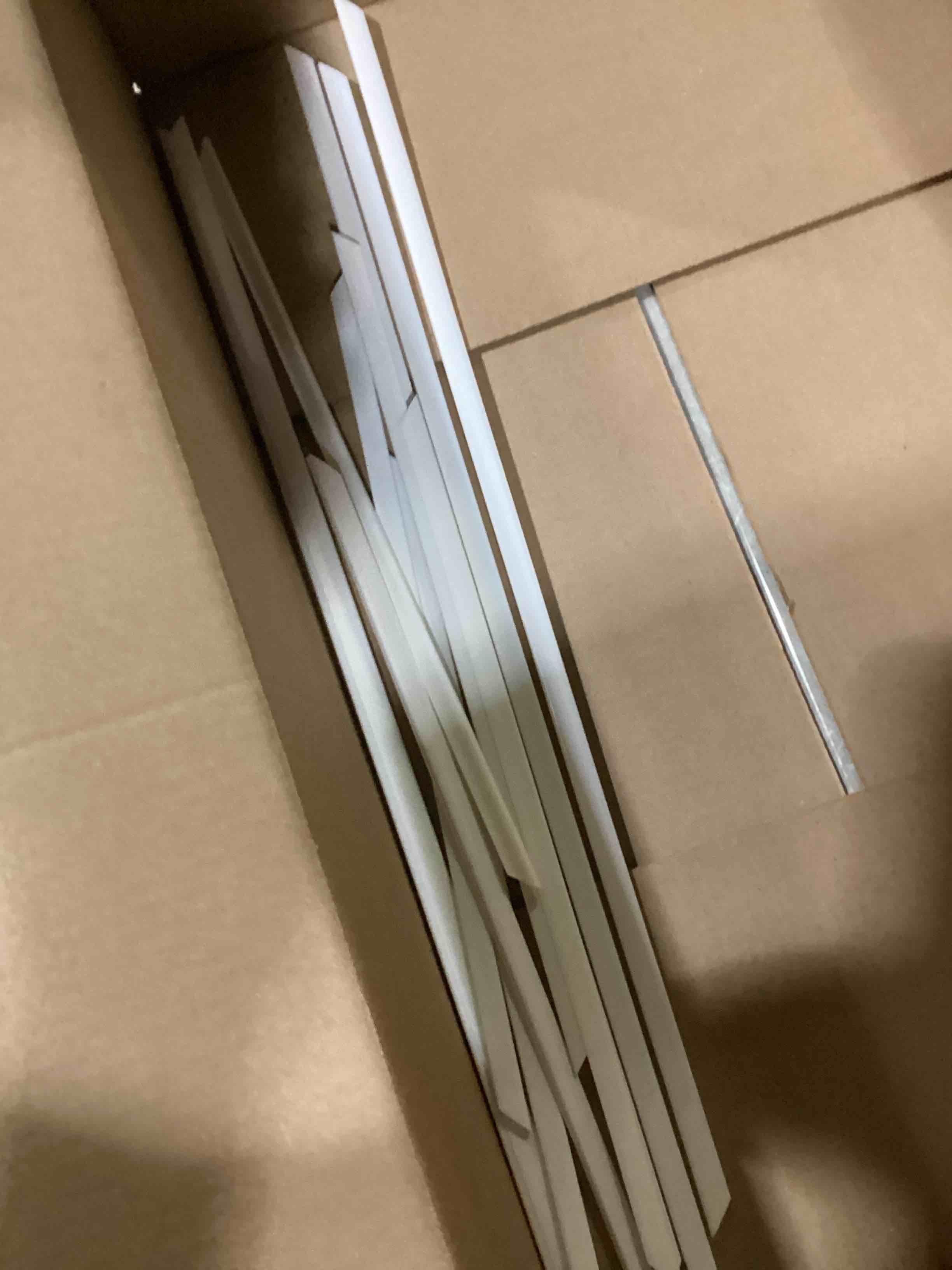 https://s3.amazonaws.com/lotting-images-prod/bidfta/PPE1439477_1743619121403.jpeg