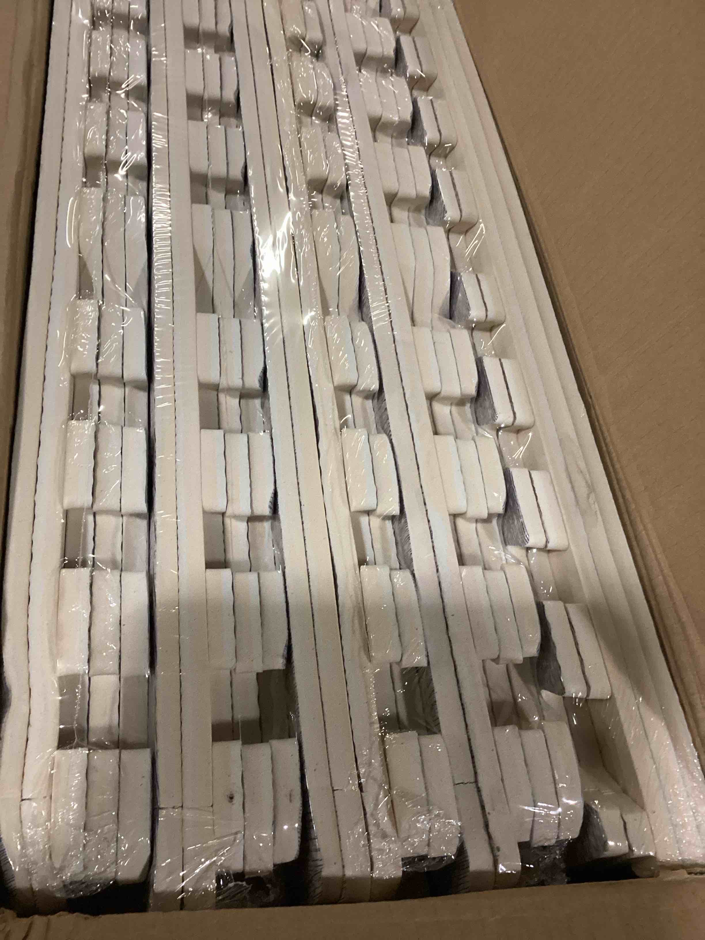 https://s3.amazonaws.com/lotting-images-prod/bidfta/PPE1440152_1744374928452.jpeg