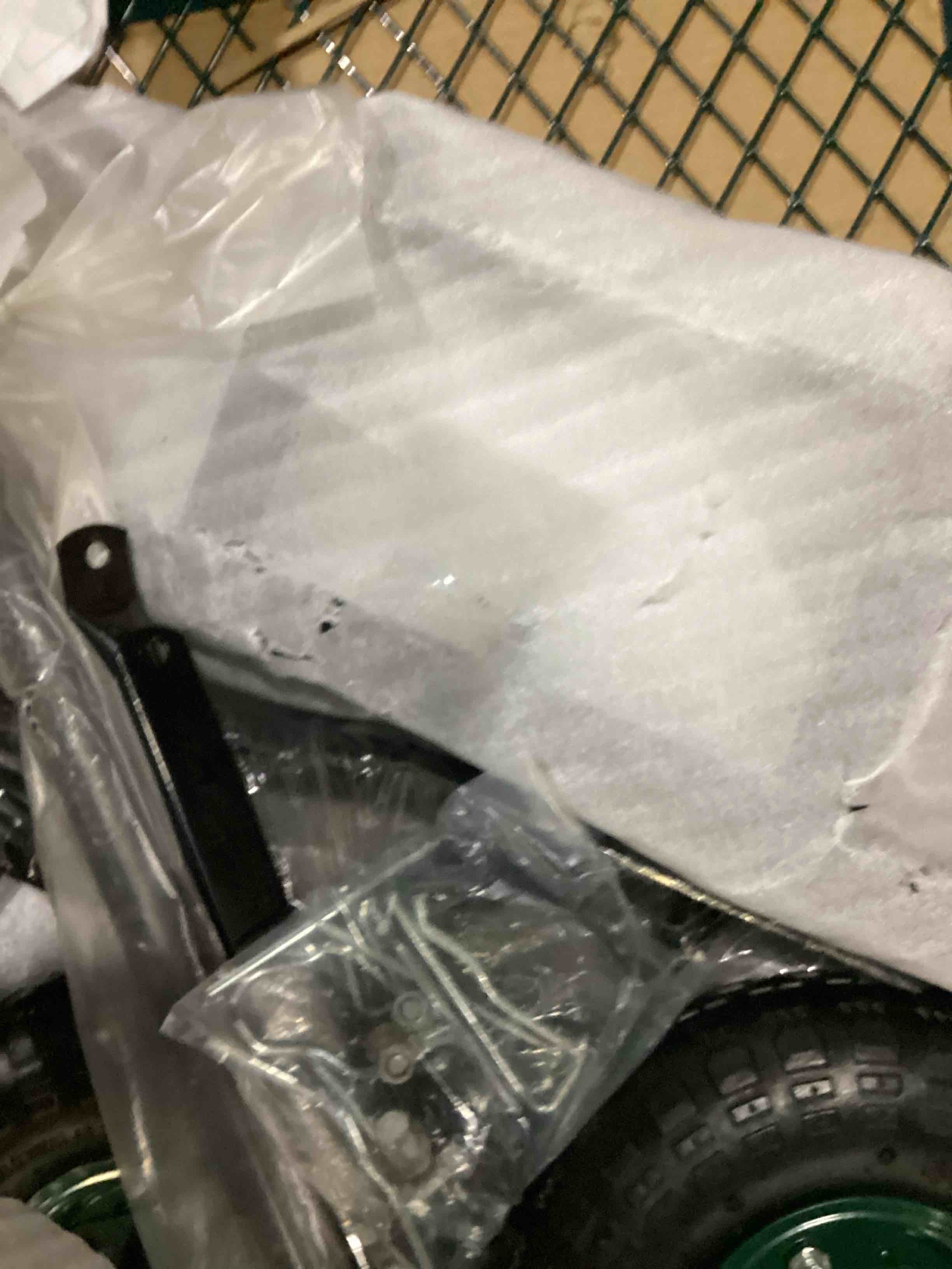 https://s3.amazonaws.com/lotting-images-prod/bidfta/PPE1440203_1744383050408.jpeg