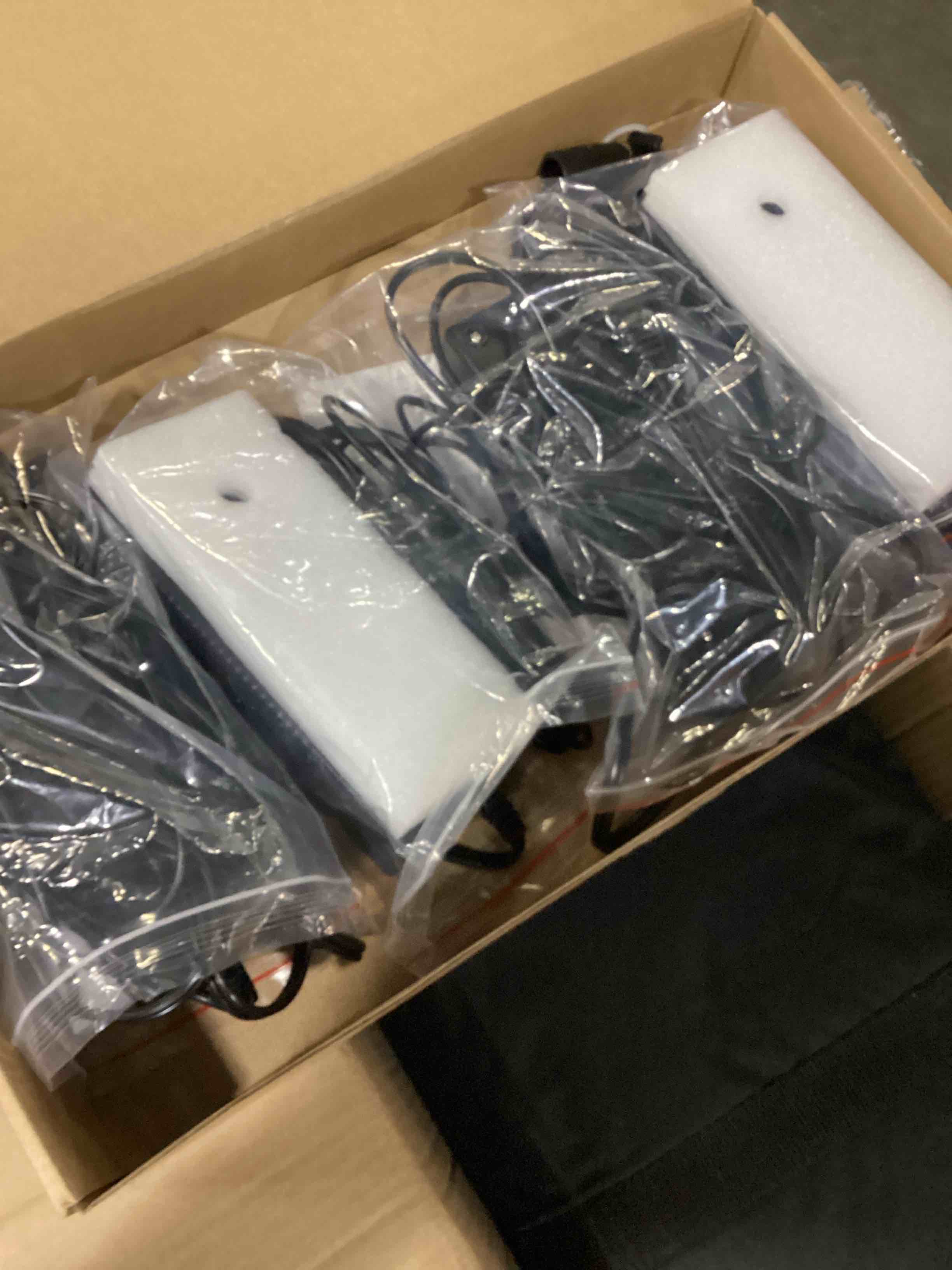 https://s3.amazonaws.com/lotting-images-prod/bidfta/PPE1440265_1744632780704.jpeg